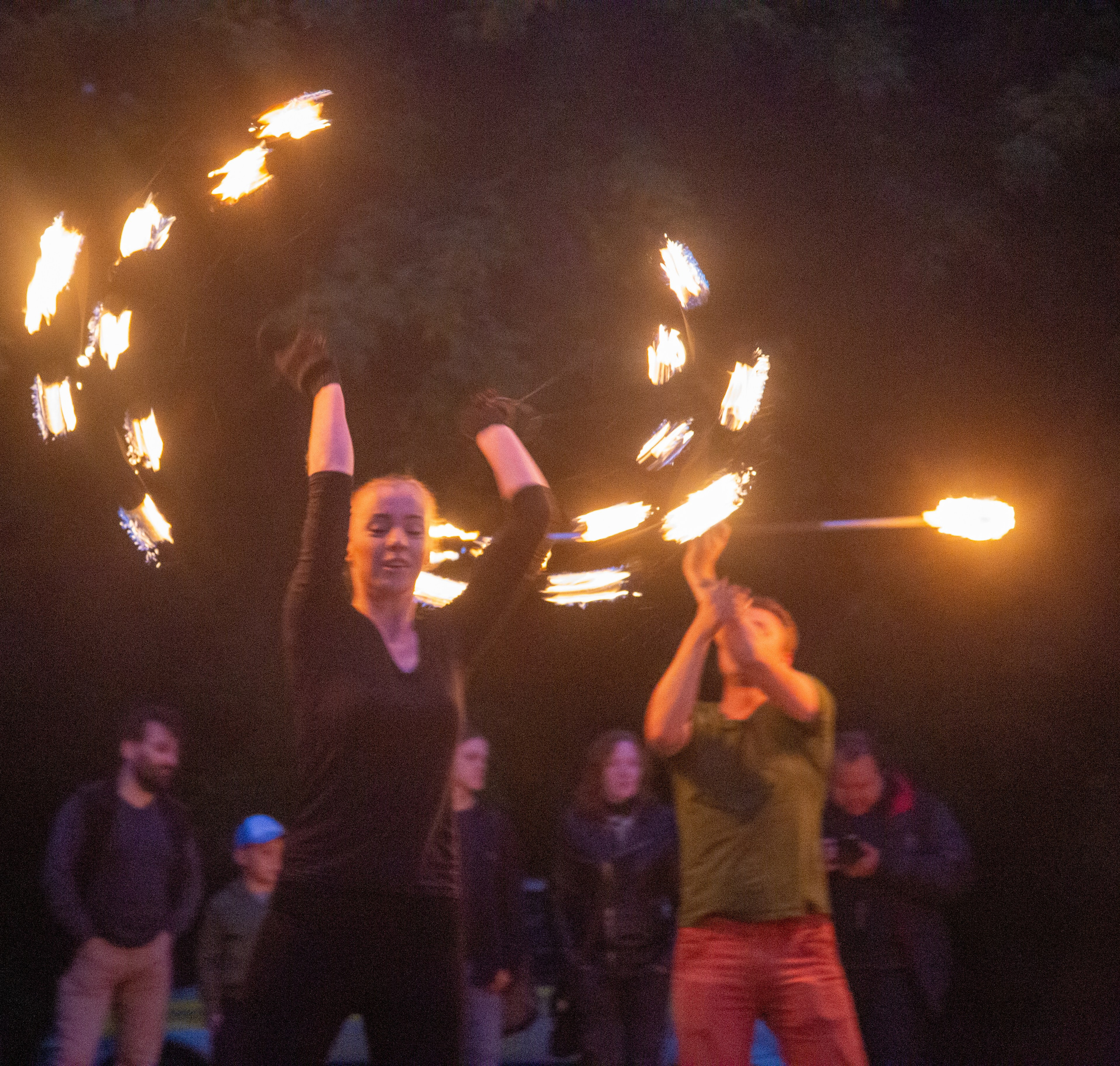 Огненное шоу в Перми. Фотограф Никита Попов. Фотограф Пермь. Фотосессия в фотостудии Перми и на свежем воздухе