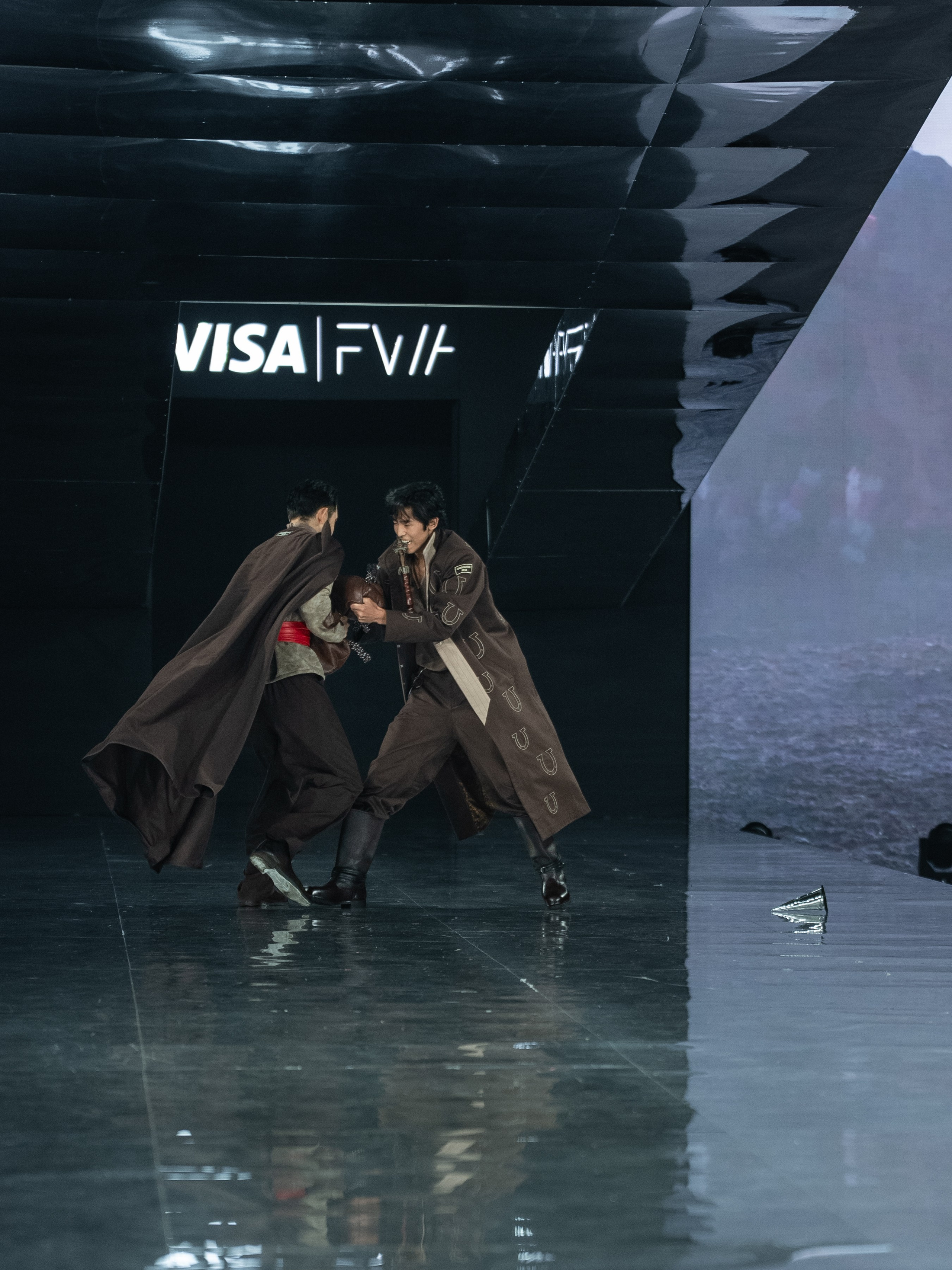 Visa Fashion Week Almaty Pre-Fall 2026 GAZHAIYIP. Сайт Алматинского НЮ АРТ, будуар и фэшн фотографа Дениса Карпенко