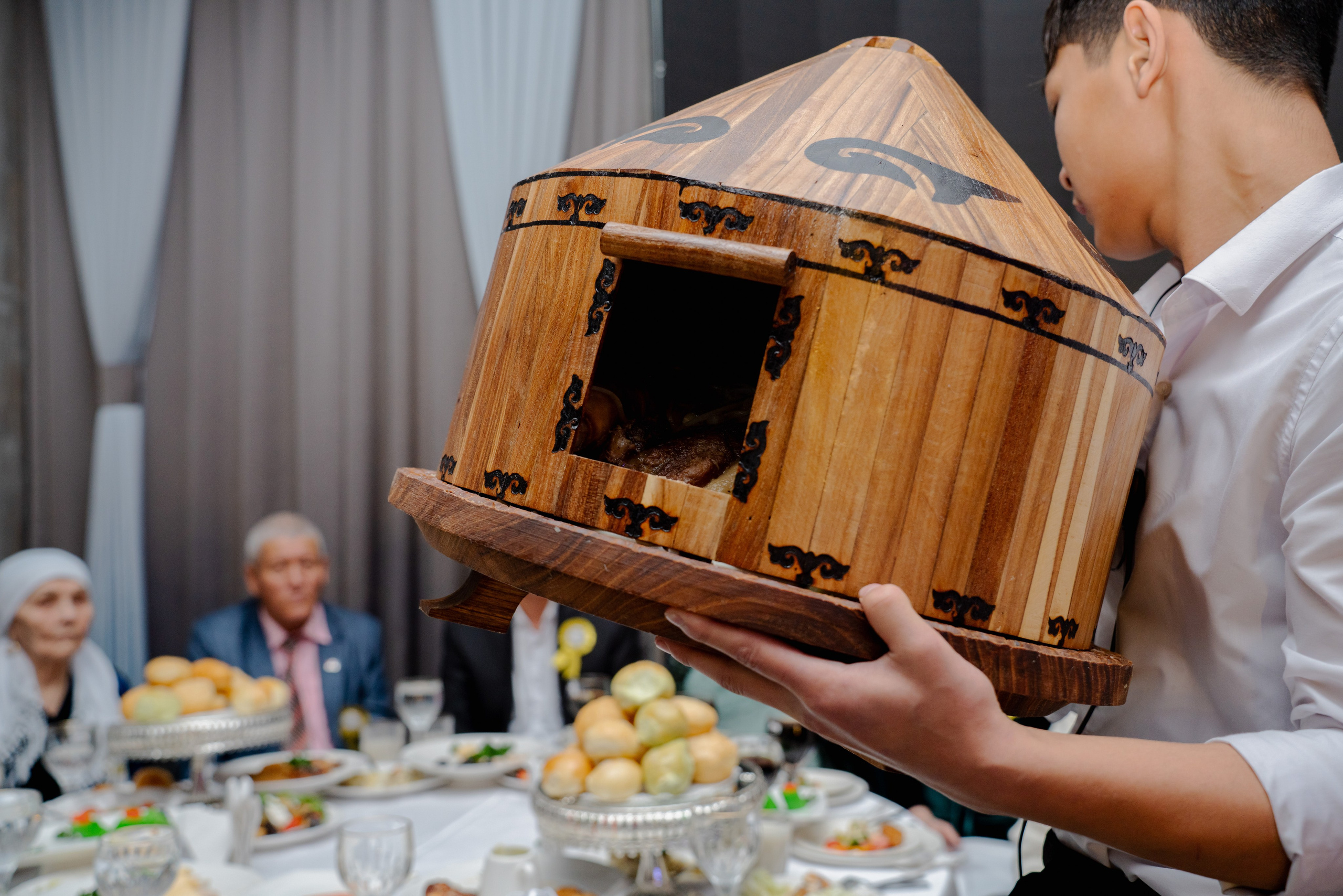 KAMILLA QYZ UZATU. Nomad media