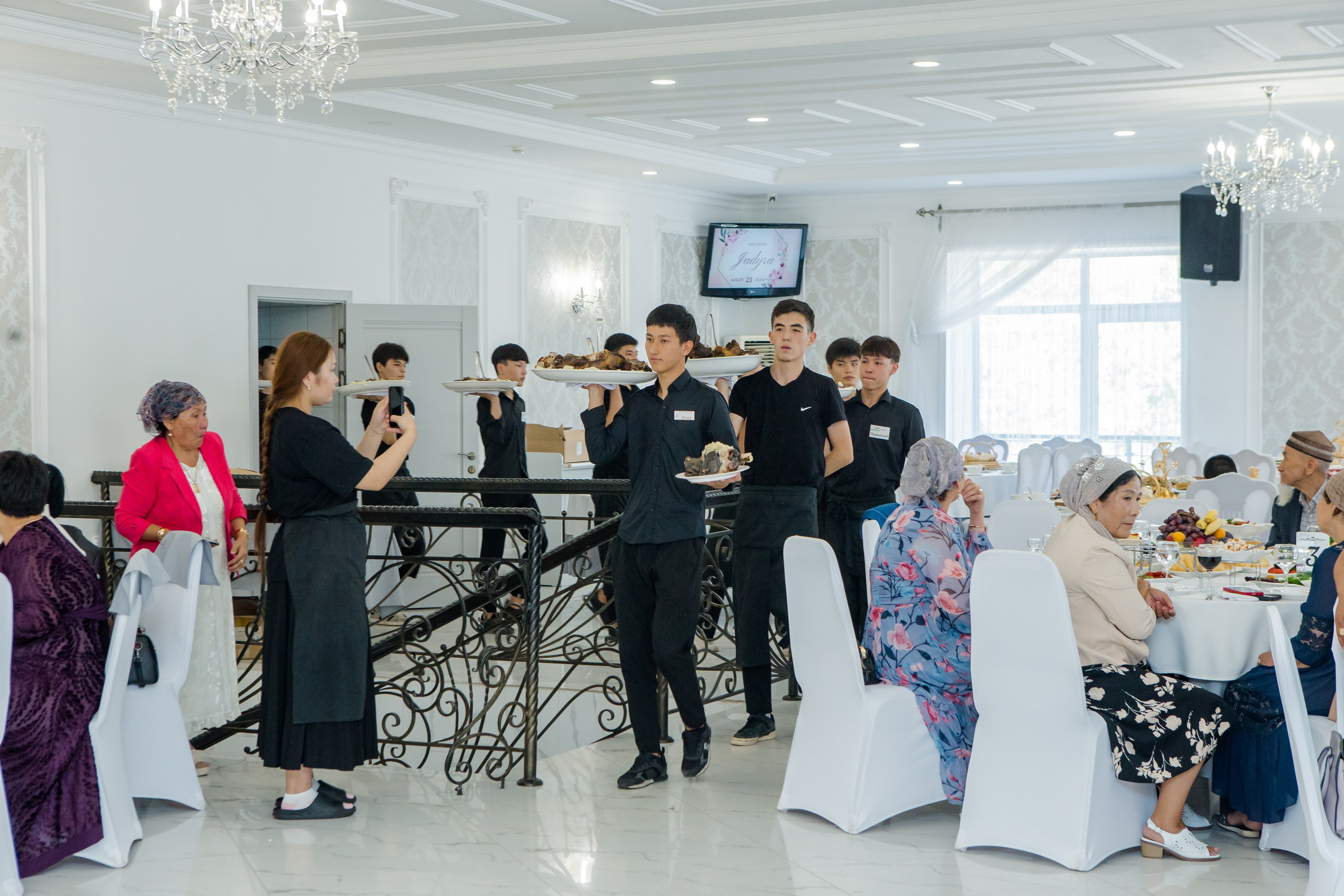 QYZ UZATU ZHADYRA. Свадебный и репортажный фотограф в Астане T.Yertay «Nomad media»