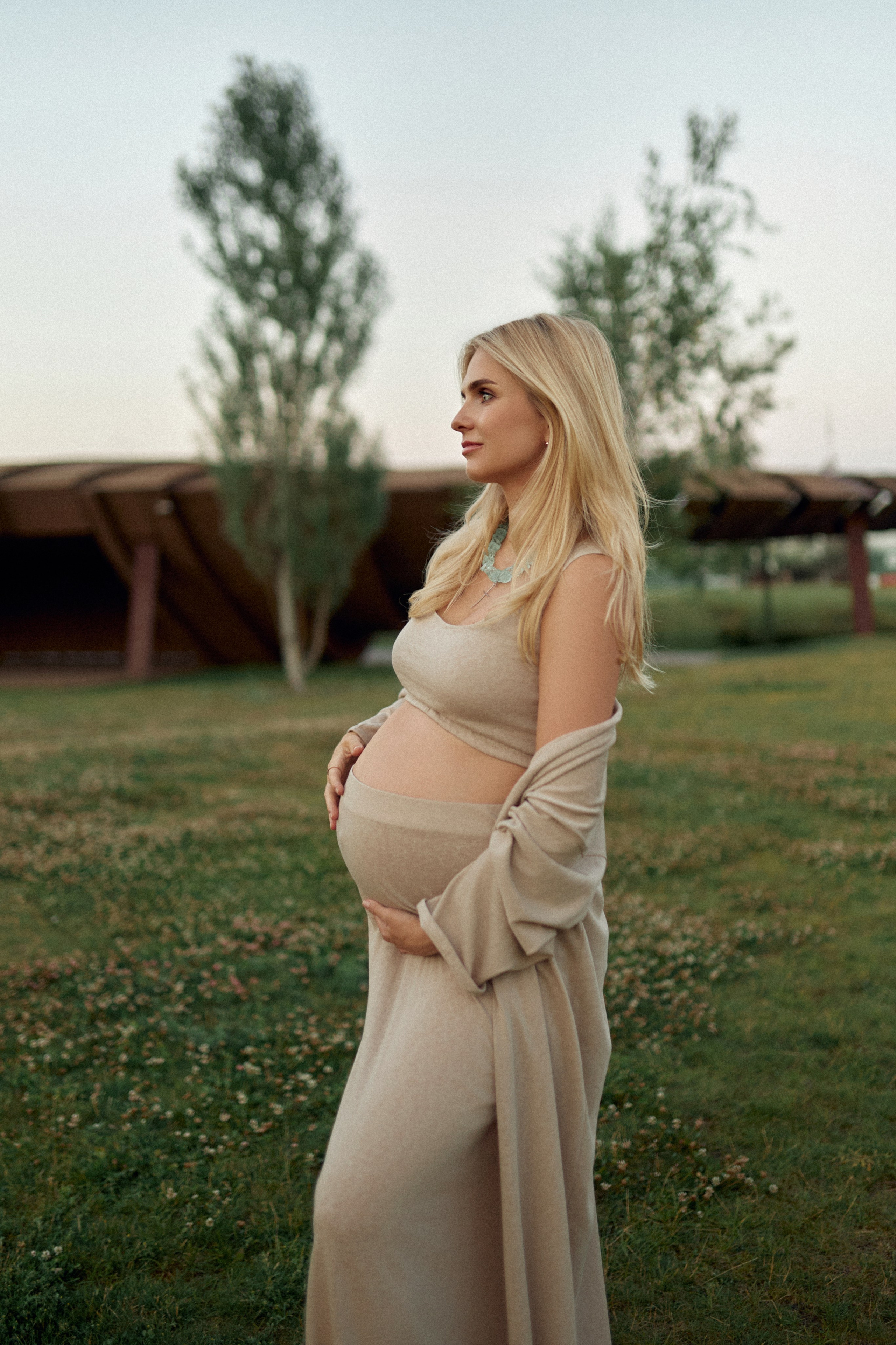 Стильная фотосессия беременности. Сестры Карабаза. Фотографы и ретушеры в Москве и Санкт-Петербурге