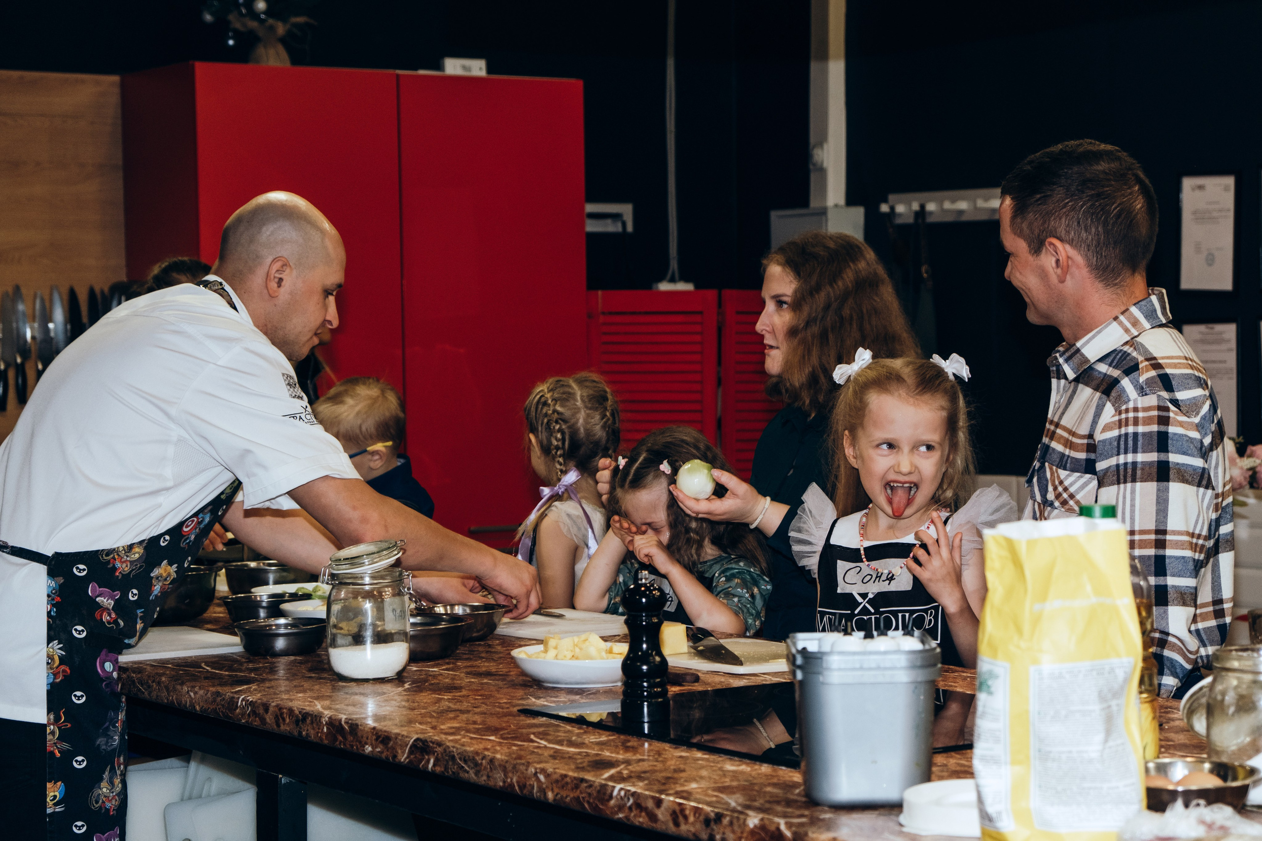 Игра столов. Фотограф в Санкт-Петербурге Кристина Брянская