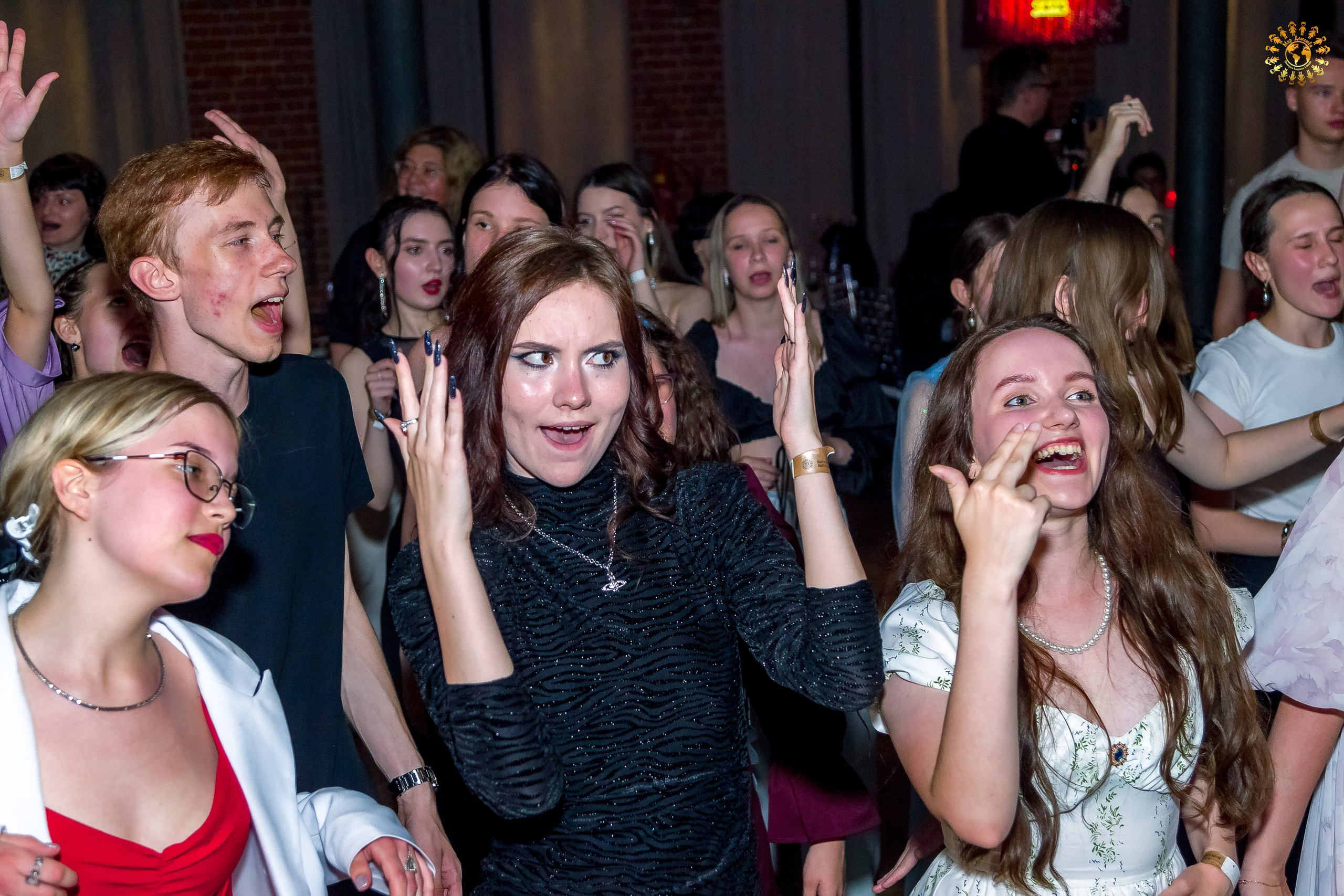 Выпускной 2023 (11-е классы) клуб «Джаггер», Москва. Репортажная съемка в Москве и области. Анималистика