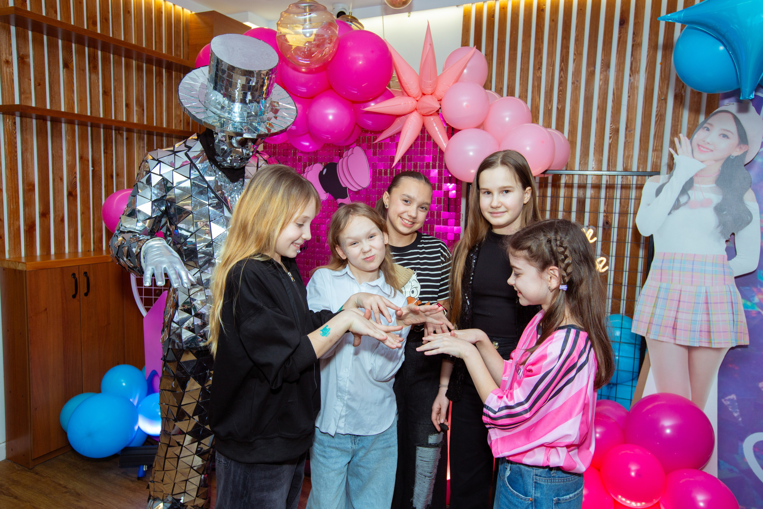 День рождения Ульяны. Фотограф Антонина Свешникова. ВЫПУСКНЫЕ ФОТОКНИГИ для детских садов и школ. Москва, Владимир