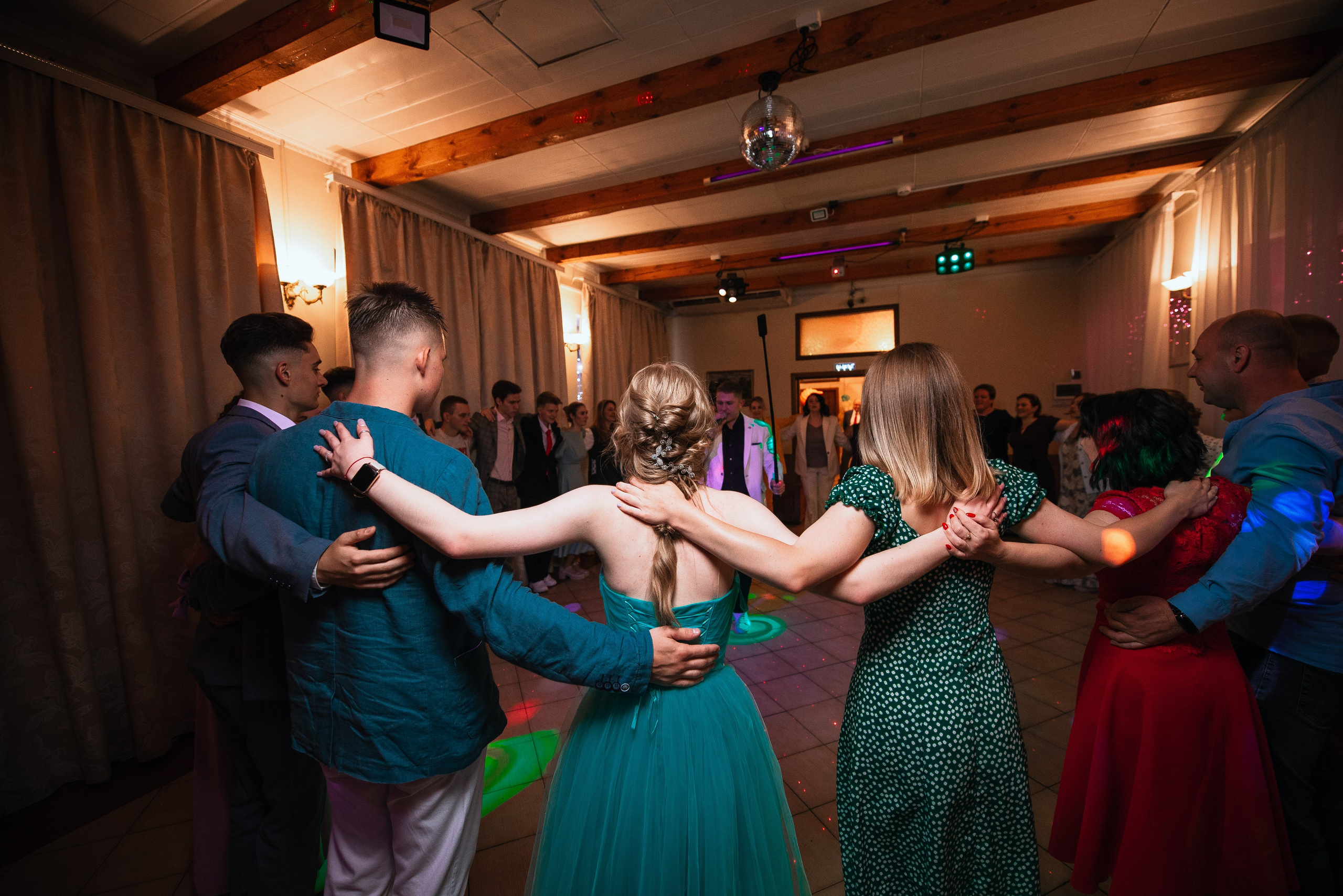 Выпускные школ. Свадебный и репортажный фотограф