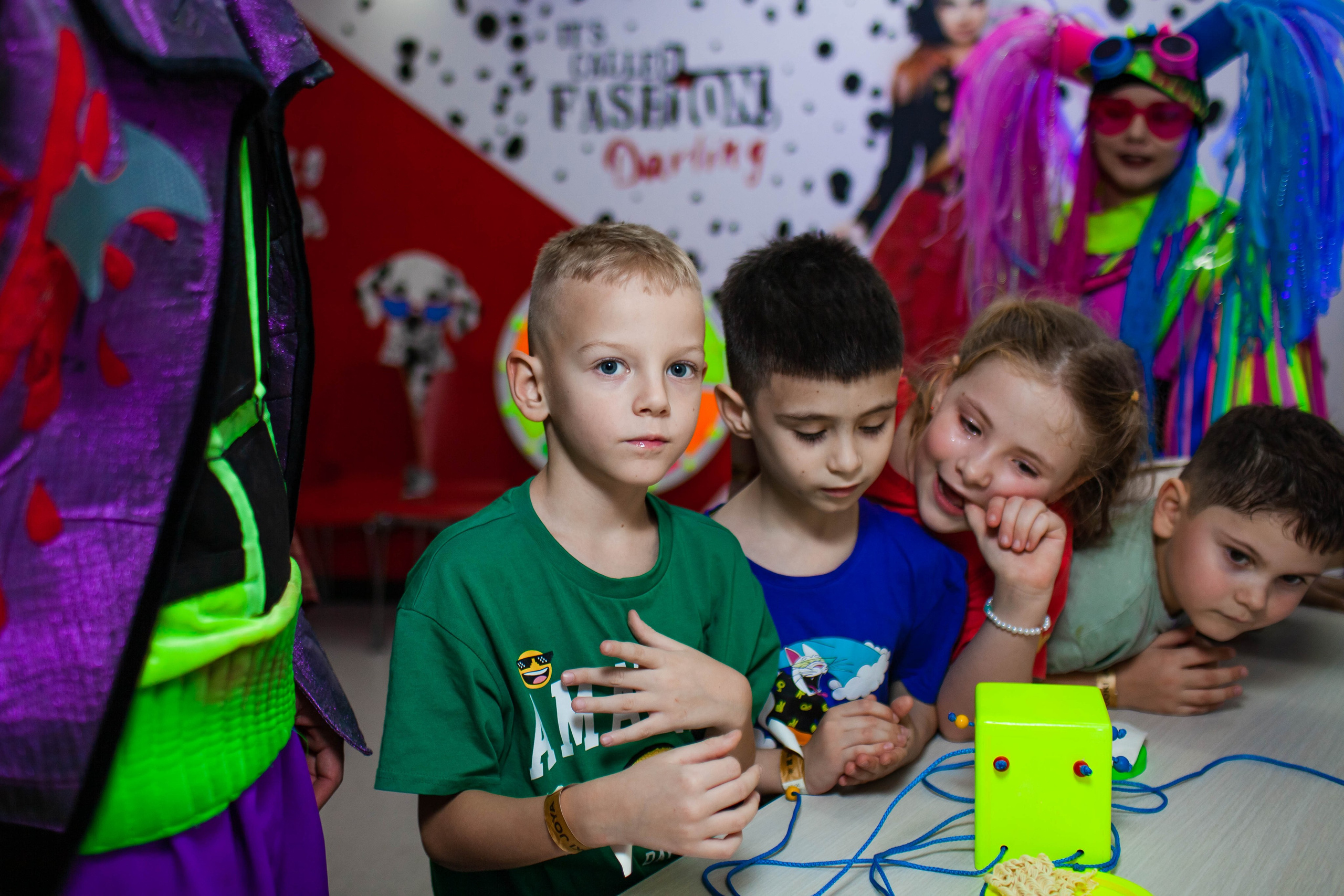 Неон Челендж День рождения Ярослава. Детский и семейный фотограф в Санкт-Петербурге Елизавета Сорокина