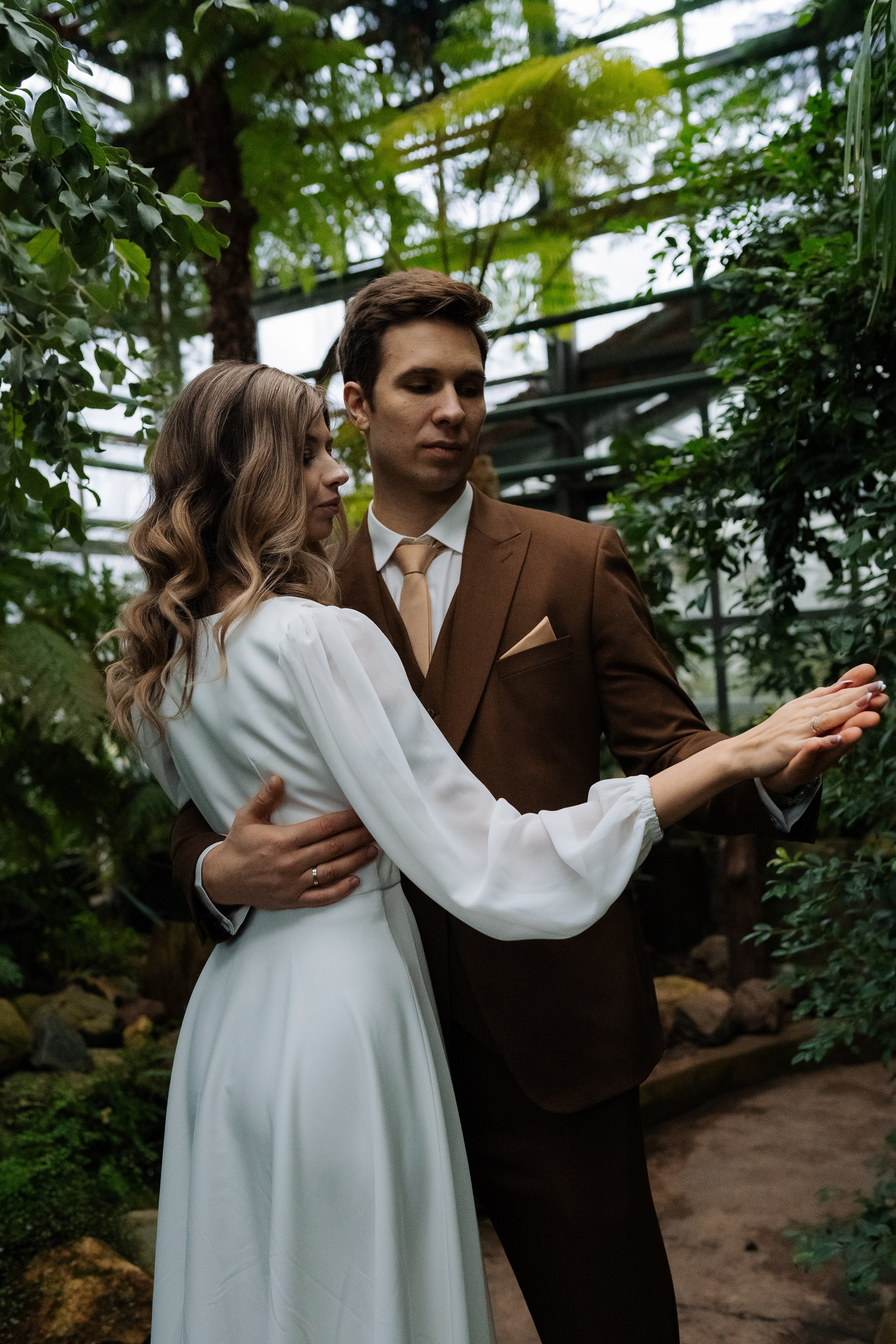 Свадебная фотосессия в оранжерее, Москва. Свадебный фотограф в Москве Анна Полушина