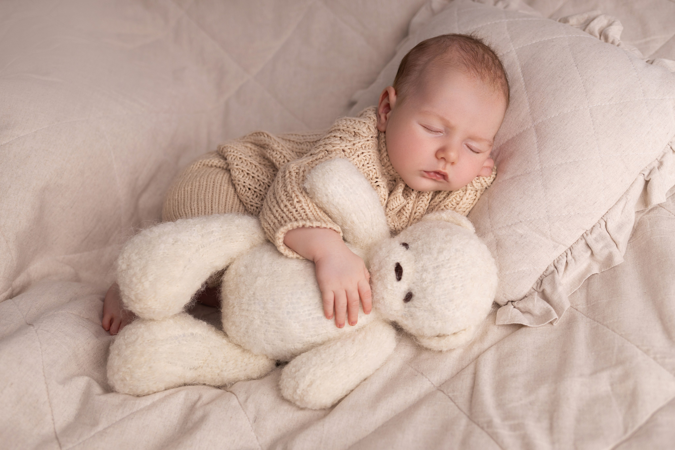 Newborn съемка в стиле Лайф. Фотограф новорожденных малышей в Омске и Омской области Эльвира Камаева