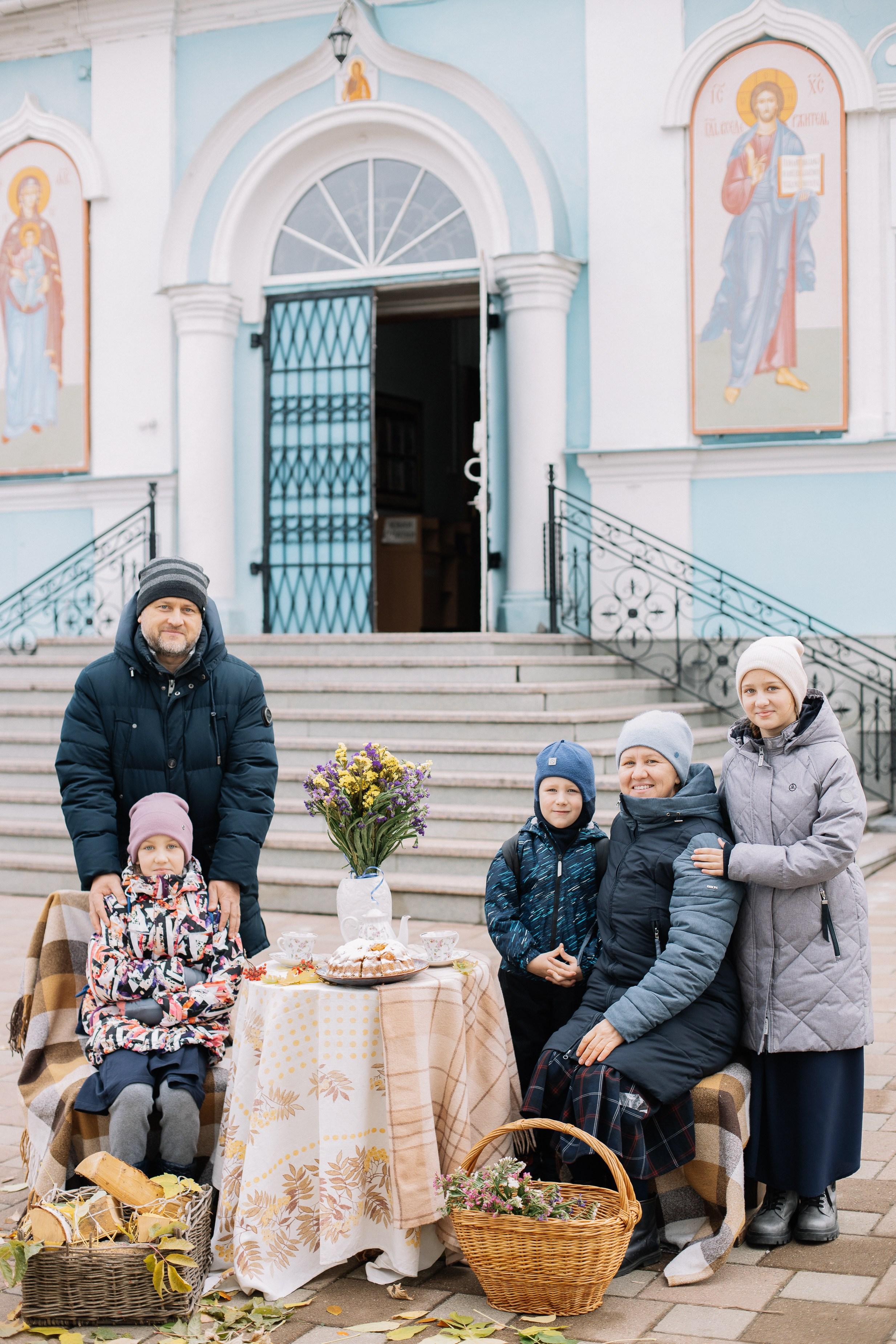 Покров в храме Иоанна Предтечи. Семейный фотограф Трусова Евгения в Екатеринбурге