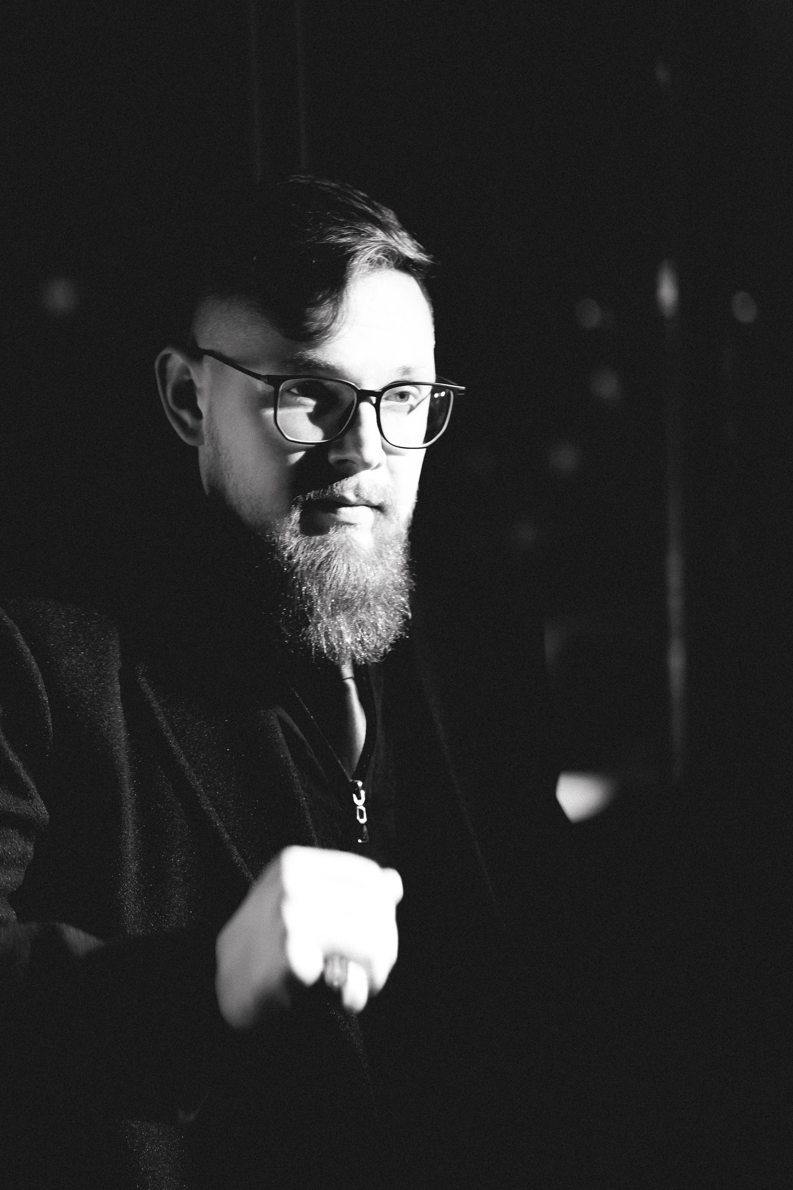 Мужской портрет в стиле фильма «джентльмены». Иван Упоров — фотограф, рилсмейкер чебоксары