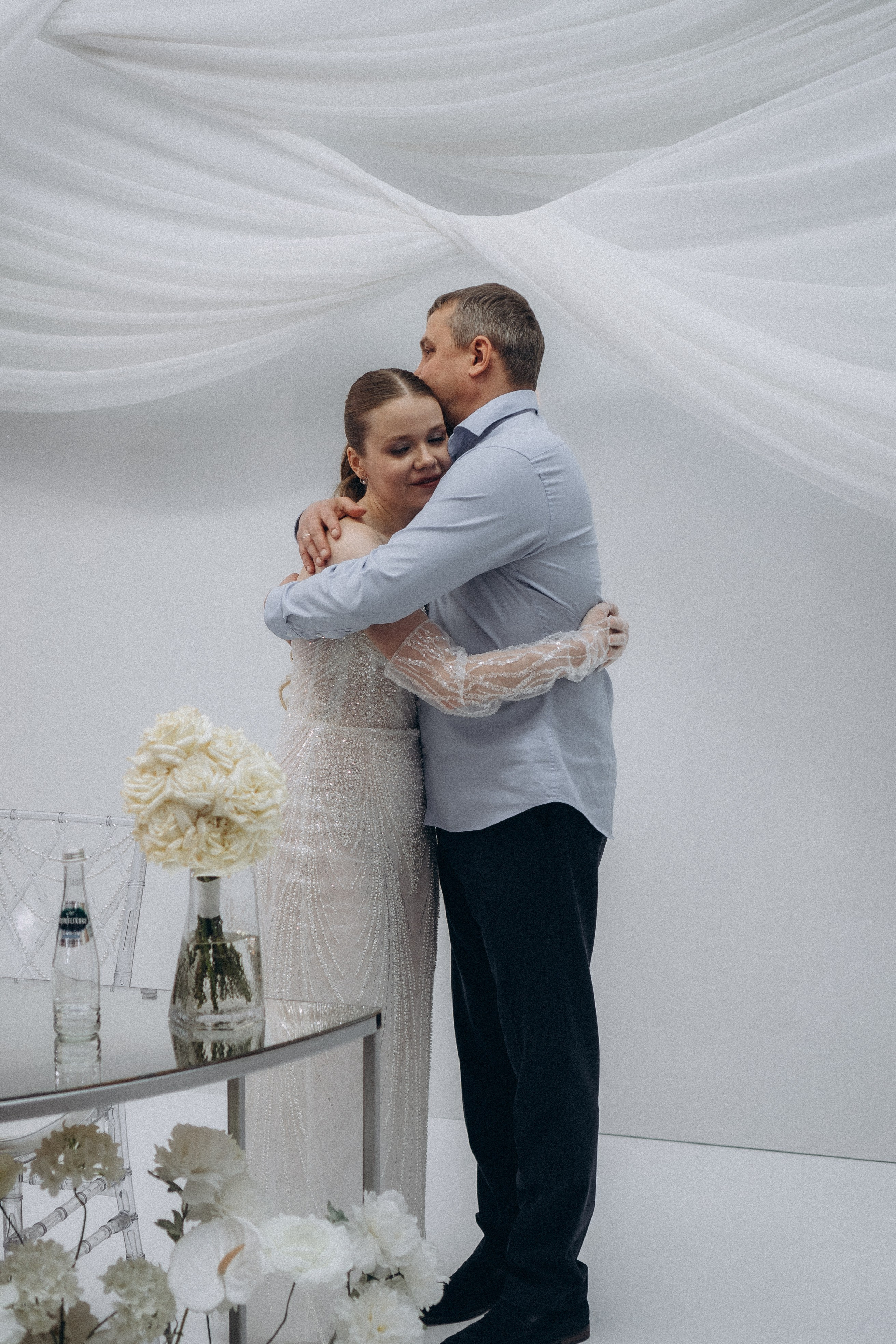 ТАНЕЦ С ПАПОЙ СВАДЕБНМ БАНКЕТЕ (СНЯТО В СИБИРЕ В НИЖНЕВАРТОВСКЕ). Профессиональный фотограф, Санкт-Петербург — Виктория Богомолова
