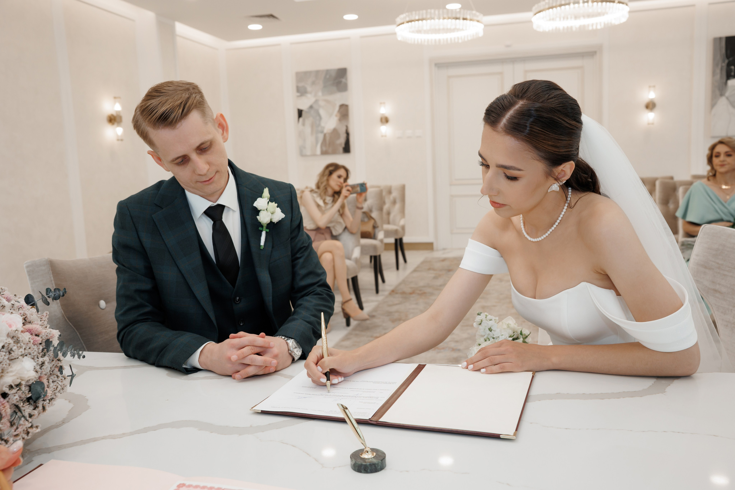 Регистрация в отеле Fish Point, ЗАГС Бутово, прогулка в Остафьево. Свадебный и репортажный фотограф (Москва, Королев и другие)