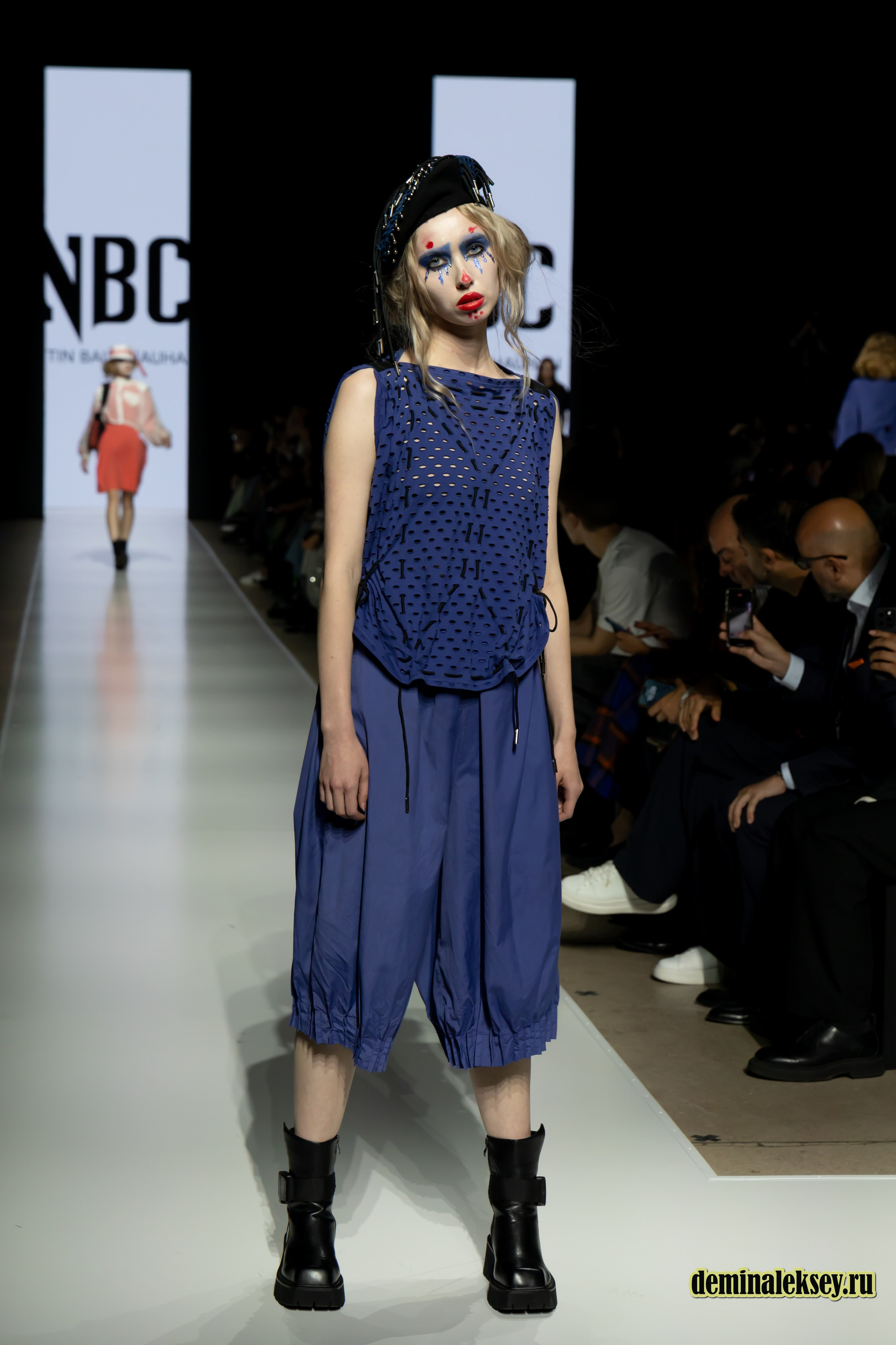 Московская неделя моды 2024 9 октября дизайнер NITIN BAL CHAHUAN presented by Fashion Design Council of India. Репортажный, семейный и студийный фотограф в Москве Демин Алексей