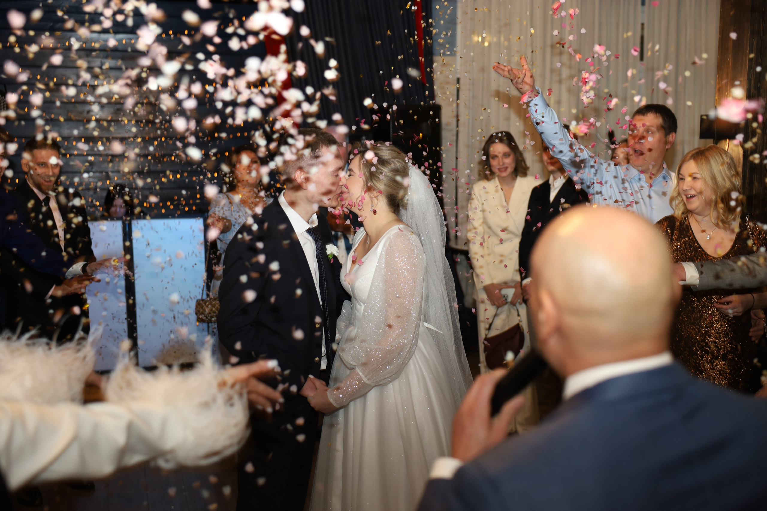 𝒜𝓇𝓉𝑒𝓂 & 𝐿𝓎𝓊𝓈𝓎𝒶 (𝓇𝑒𝓈𝓉𝒶𝓊𝓇𝒶𝓃𝓉). 𝑀𝑜𝓈𝒸𝑜𝓌. Свадебный фотограф в Санкт-Петербурге