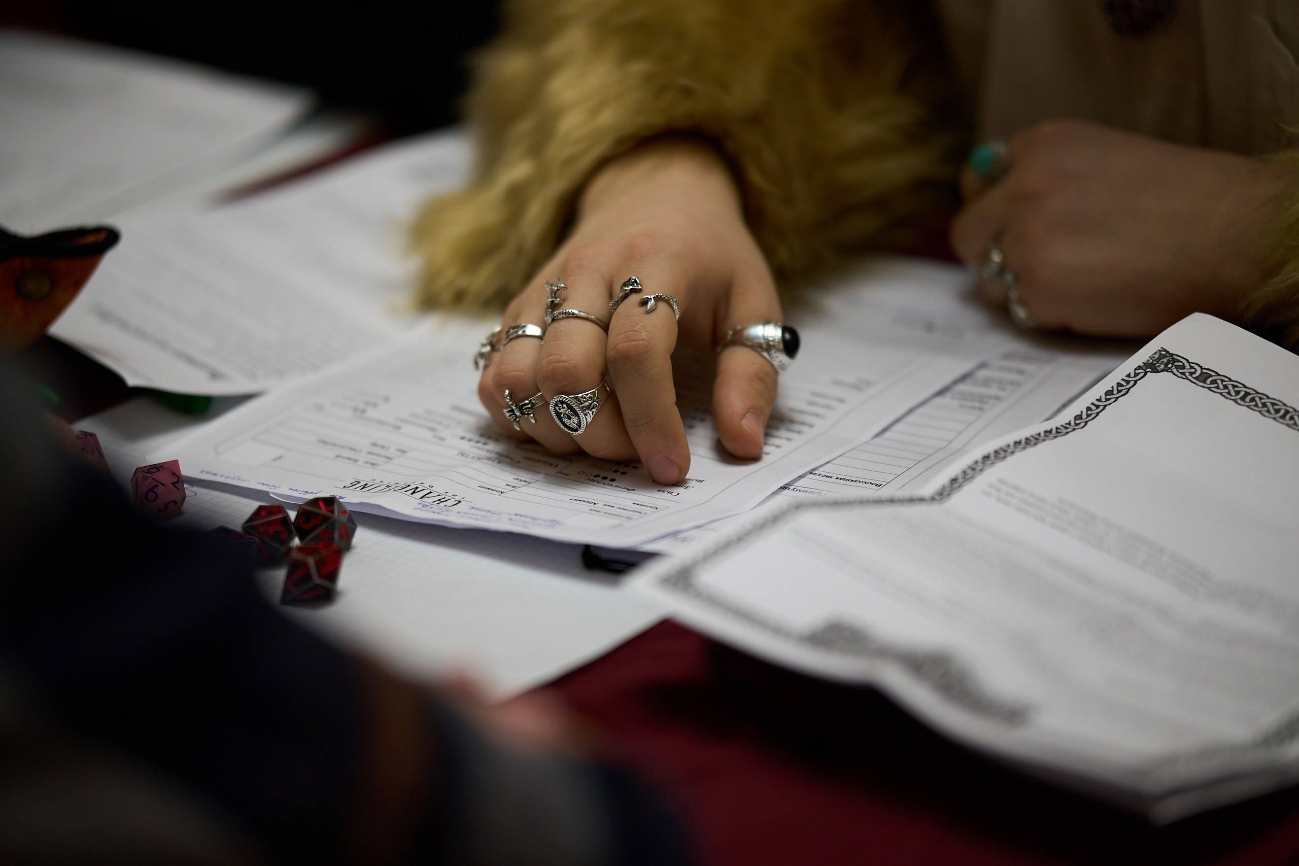 Мантикон V (2025). Фотографирует красивое Денис Горностаев