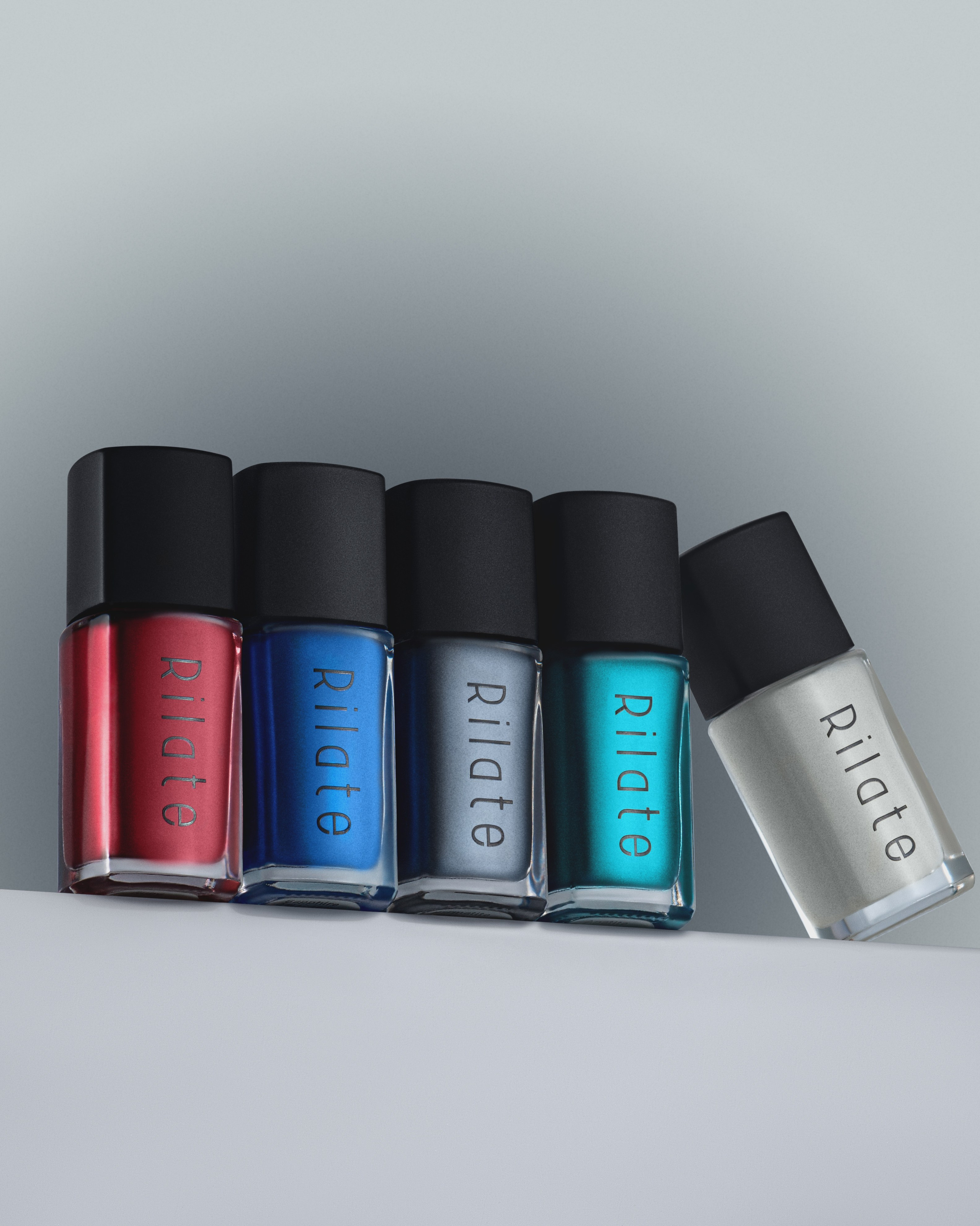 PRODUCT. RETOUCHER / Beauty / Product / Fashion / Commercial