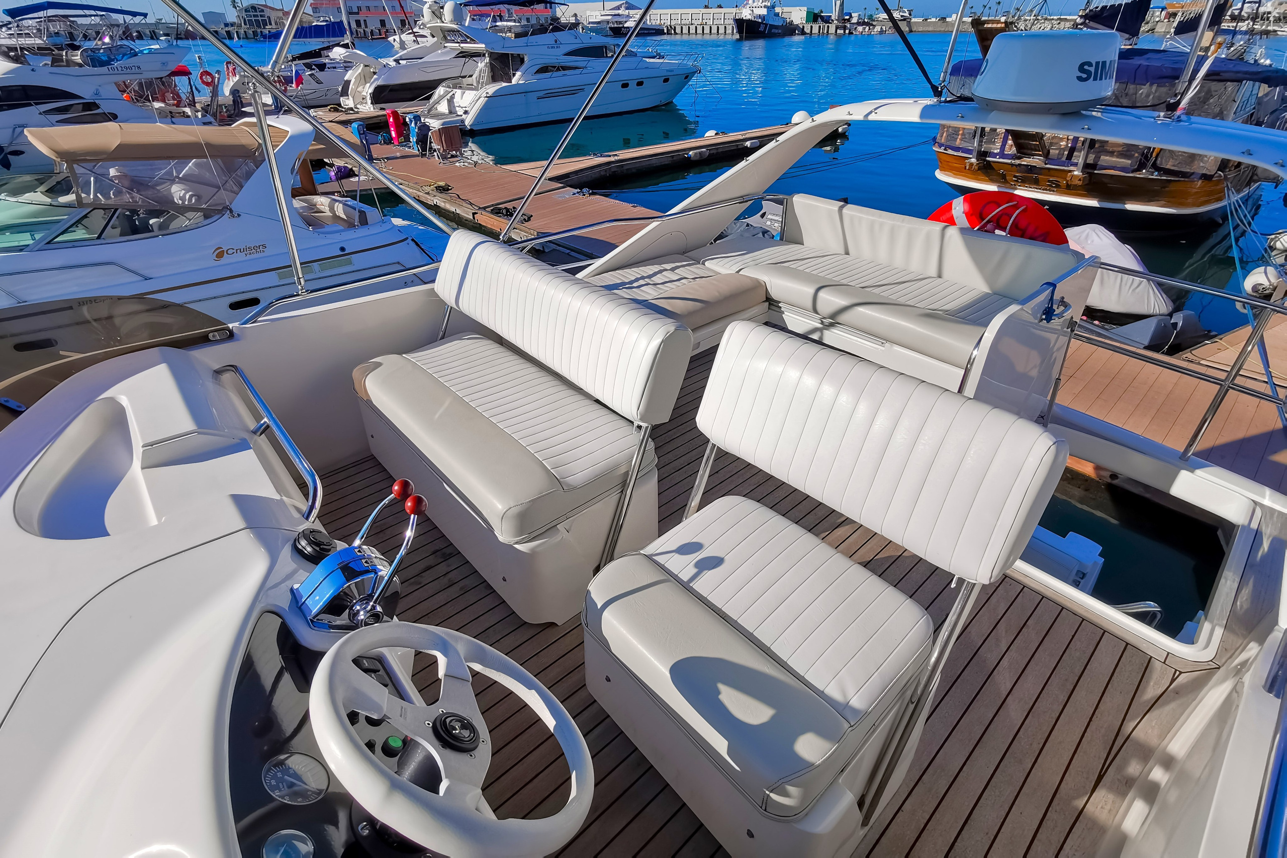 Яхта Уно Аренда Яхты в Сочи Яхтанаморе YACHTNAMORE YACHTANAMORE