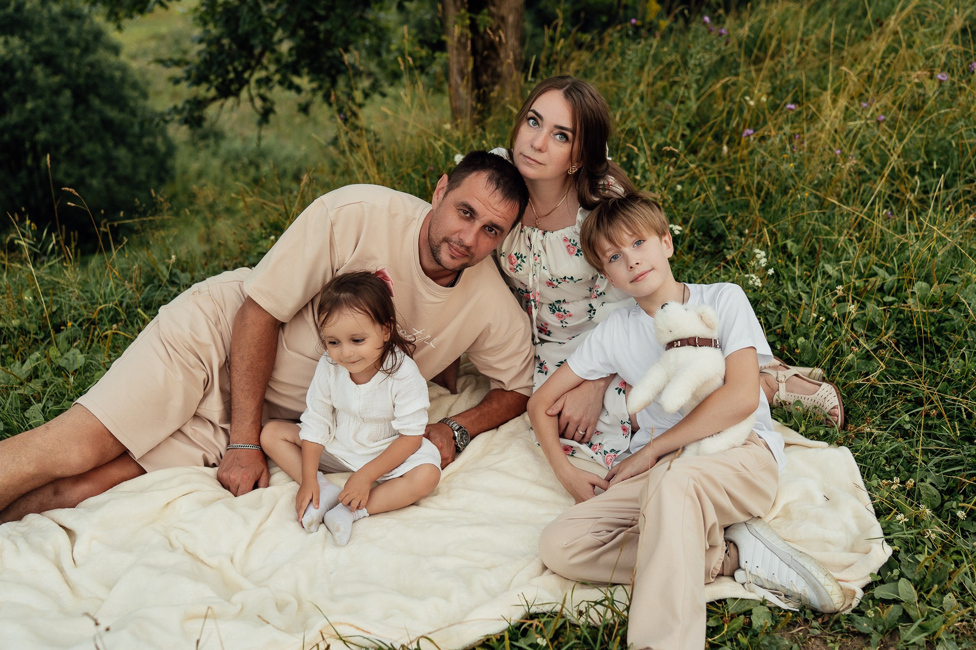 Семейная фотосессия на природе. Свадебный и репортажный фотограф в Ярославле Евгений Сальников