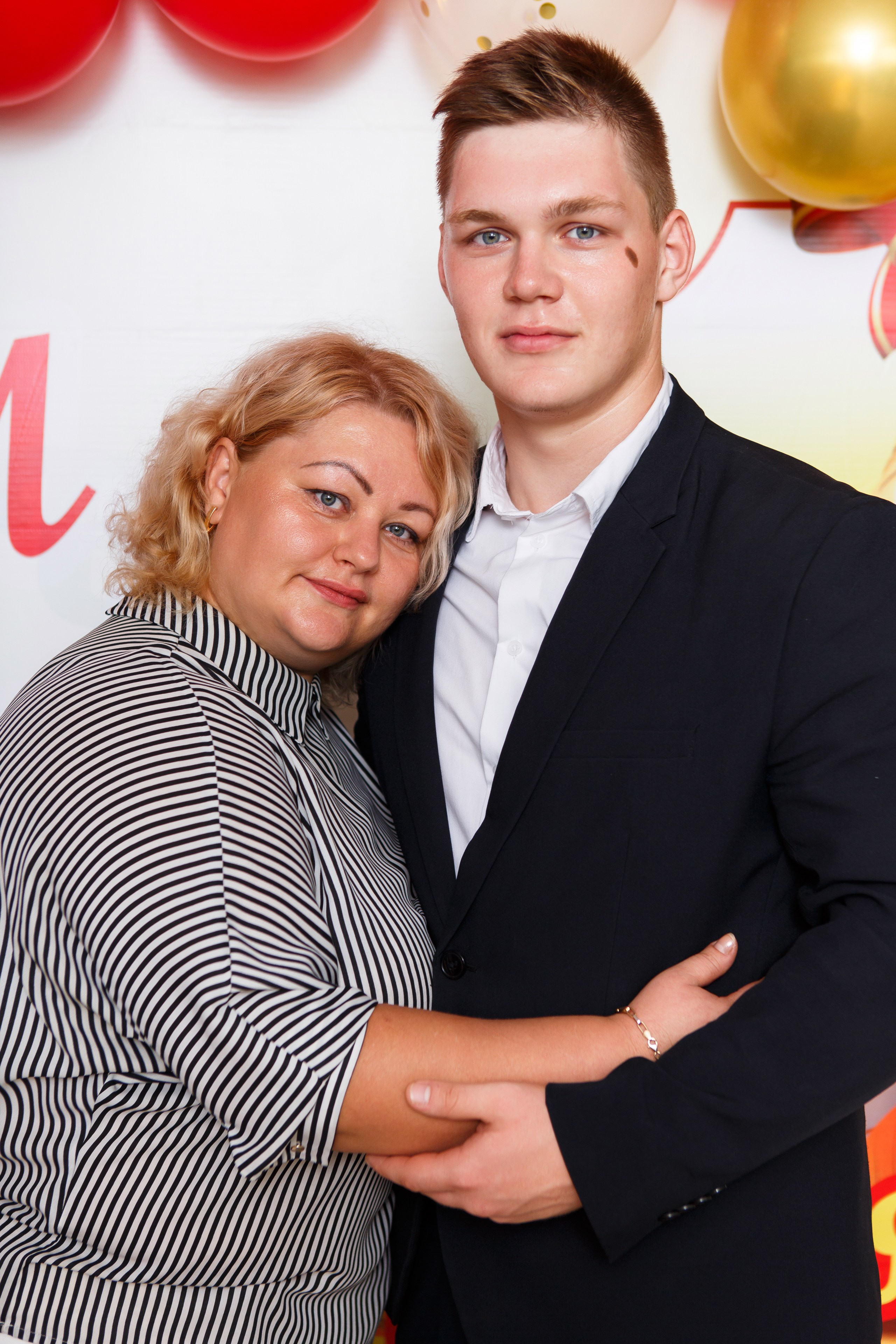 1 СЕНТЯБРЯ 2024 ГОДА — 9 ШКОЛА — ФОТОСЕССИЯ С РОДИТЕЛЯМИ. ТВОЙ АЛЬБОМ / ТВОИ ПРАВИЛА