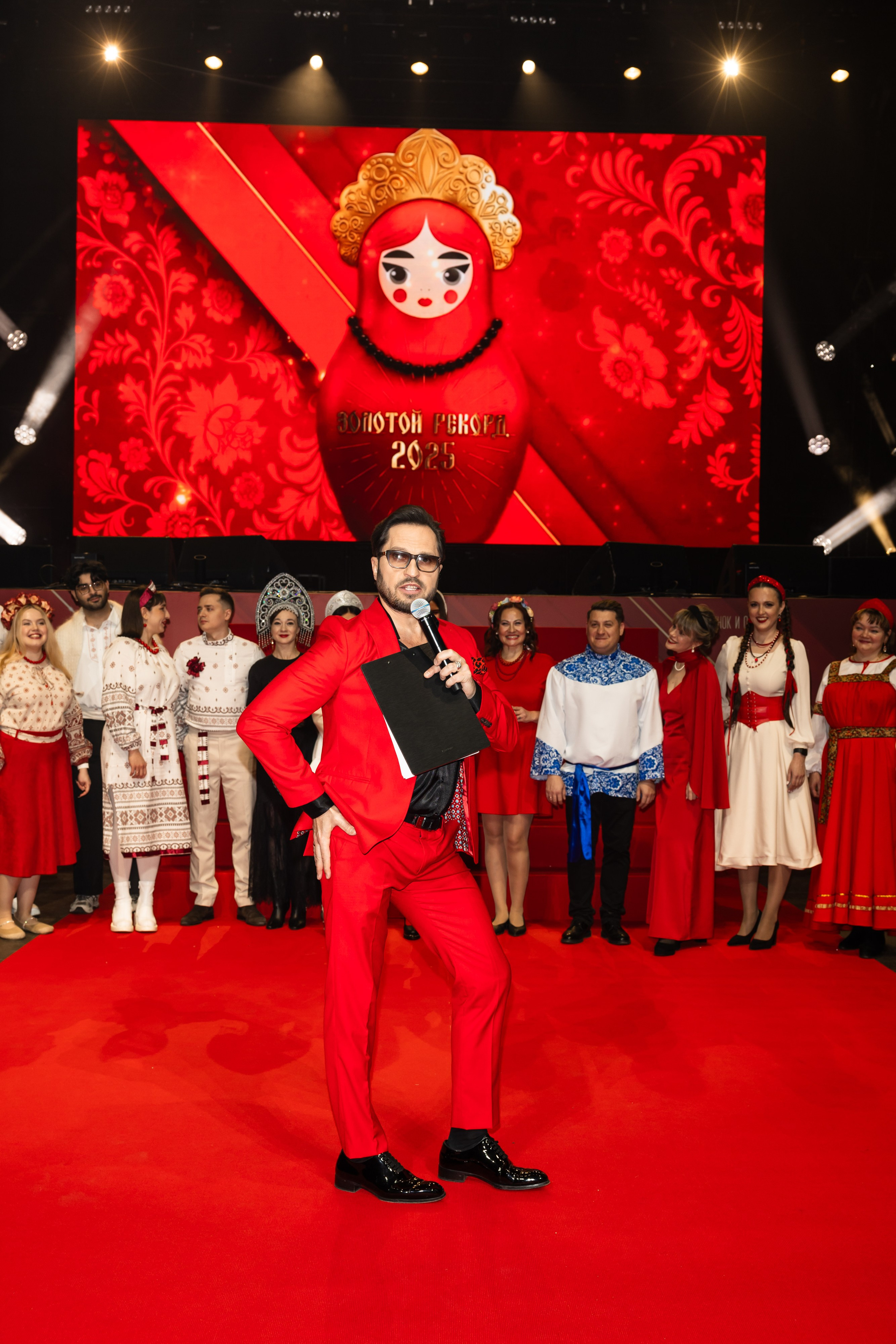 ЗОЛОТОЙ РЕКОРД — А-ЛЯ РУС!. ФОТОГРАФ ВАШИХ ЛУЧШИХ СОБЫТИЙ