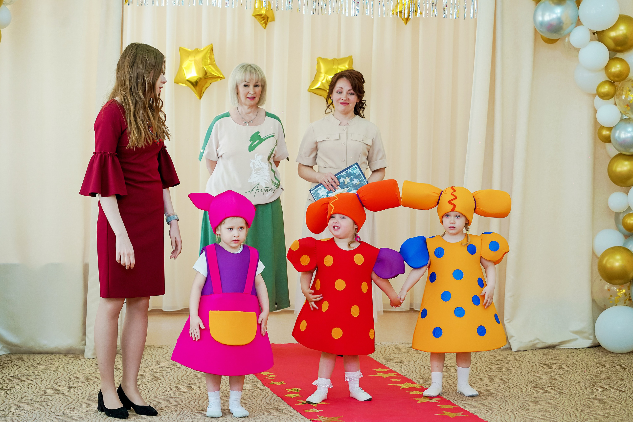 Фотосъемка видеосъёмка фотограф видеооператор новогодних утренников  в. Фотограф, видеооператор Нина Коршунова