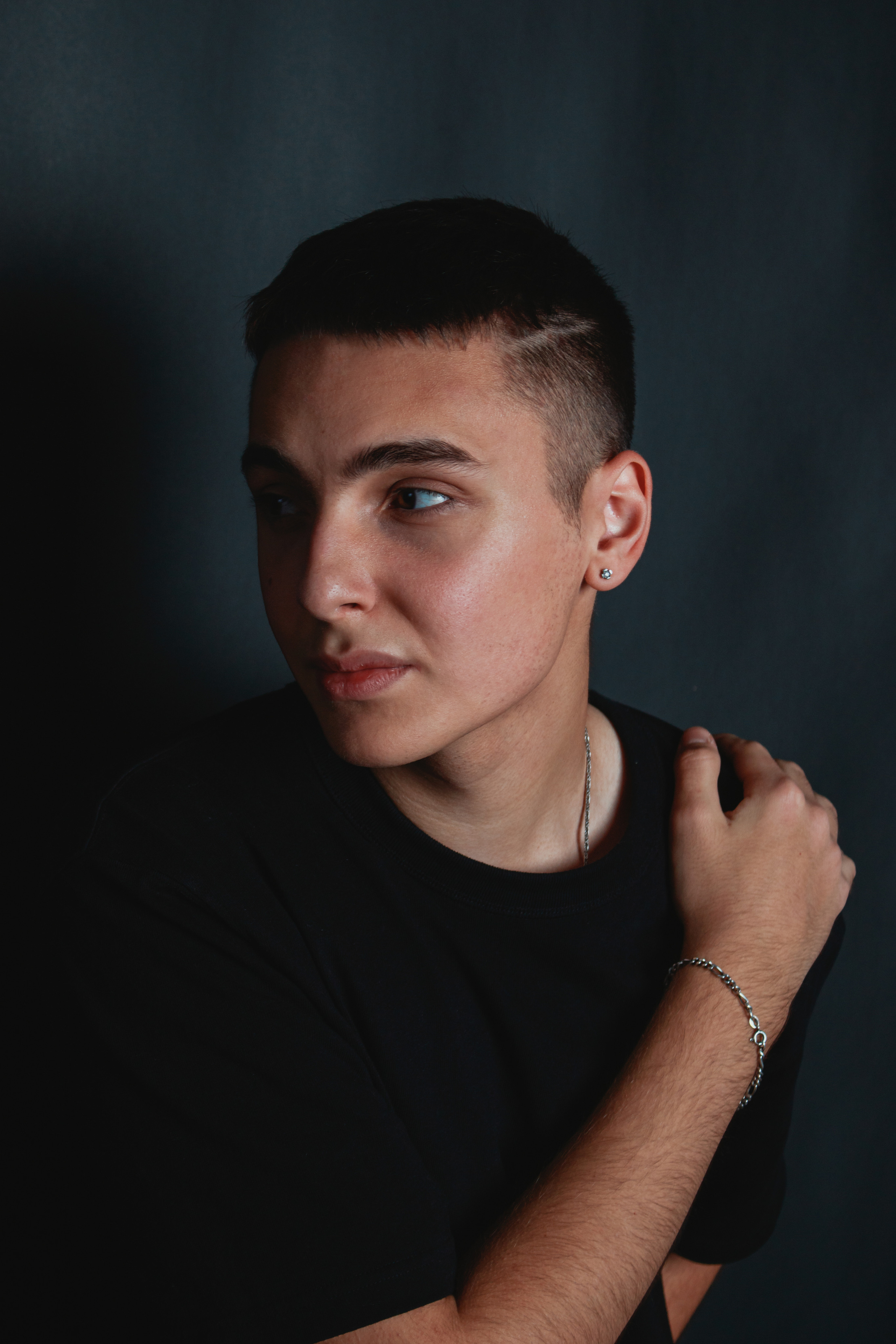 Фотосъемка артиста Дмитрия Чернова 2021г. Фотоаппарат: Canon 550D. Объектив: Canon EF-S 18-55mm f/3.5-5.6 IS STM