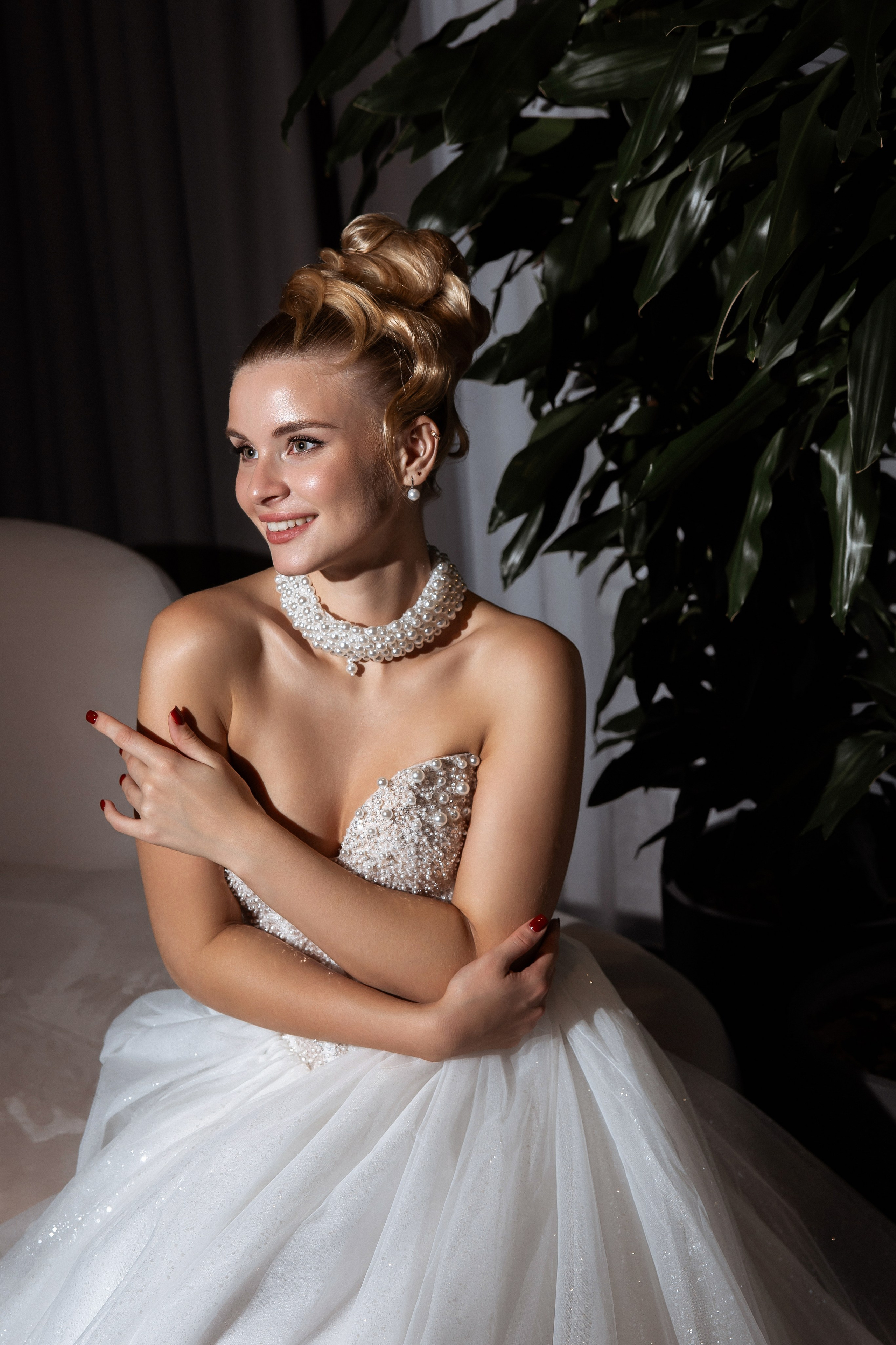 Локация отель Акрон платья салон Свадебный Мир модель Арина. Свадебный и семейный фотограф Татьяна Ласкина в Великом Новгороде