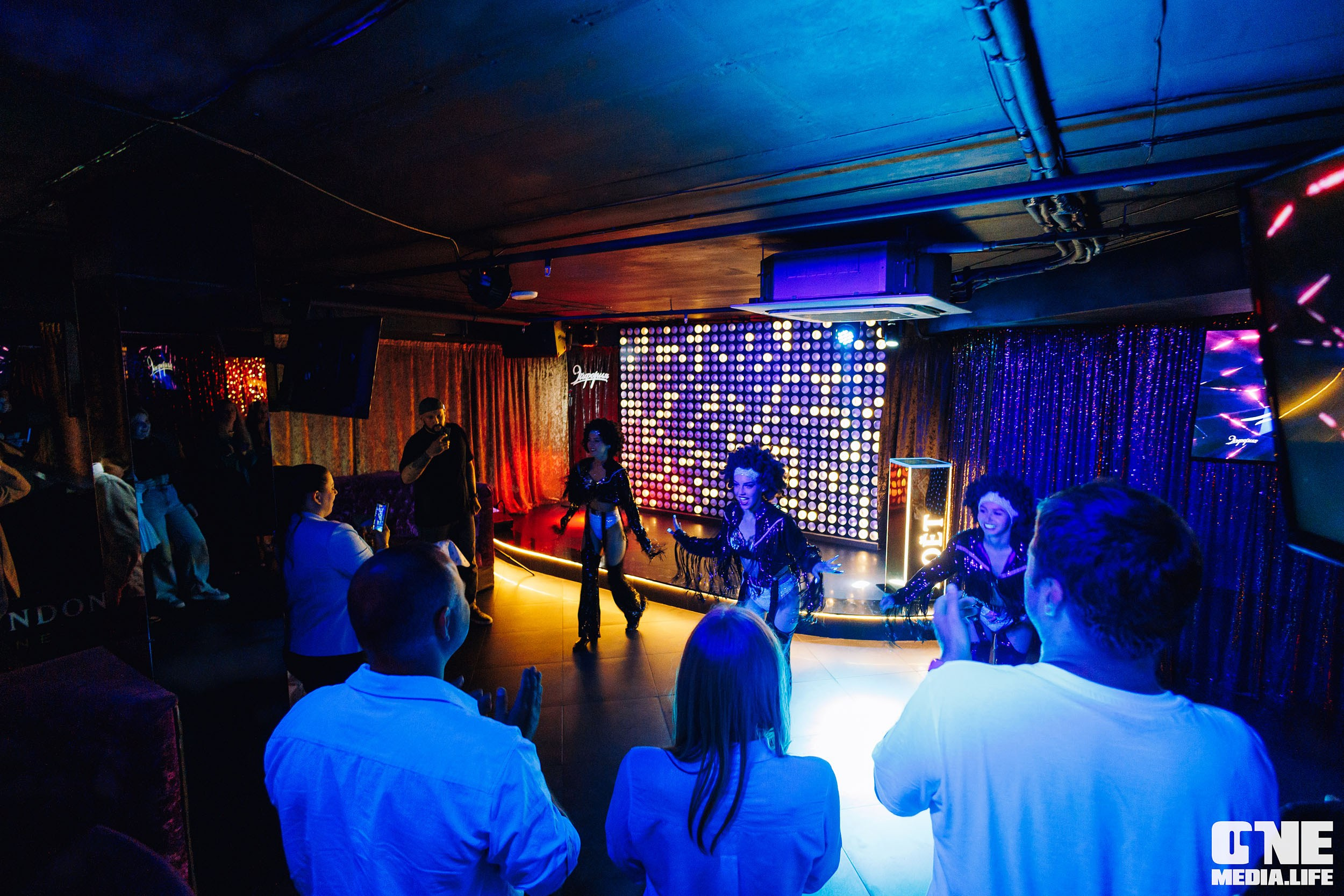 Фоторепортаж из караоке-клуба Эйфория. One Media Life: фоторепортажи, фотоотчеты с мероприятий и заведений