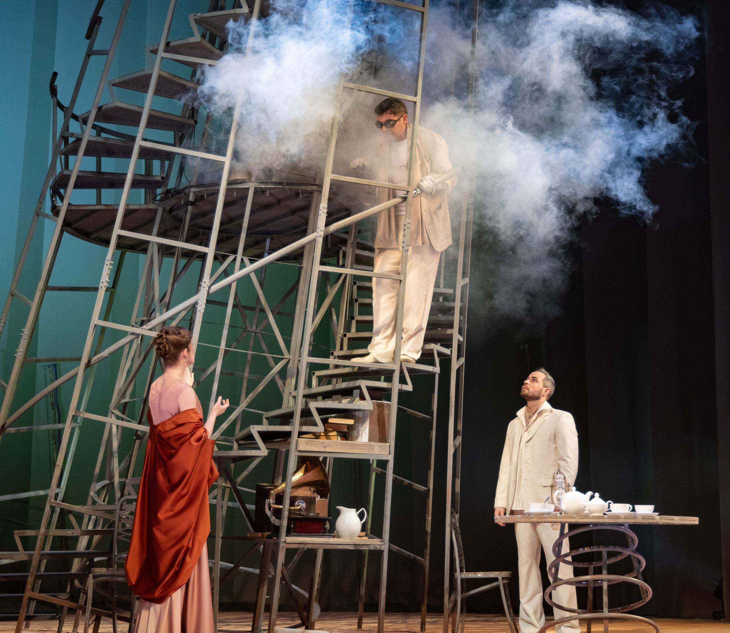 Павел Федорович Протасов со своей женой Еленой Николаевной и Дмитрий Сергеевич Вагин, спектакль Максима Горького "Дети Солнца"