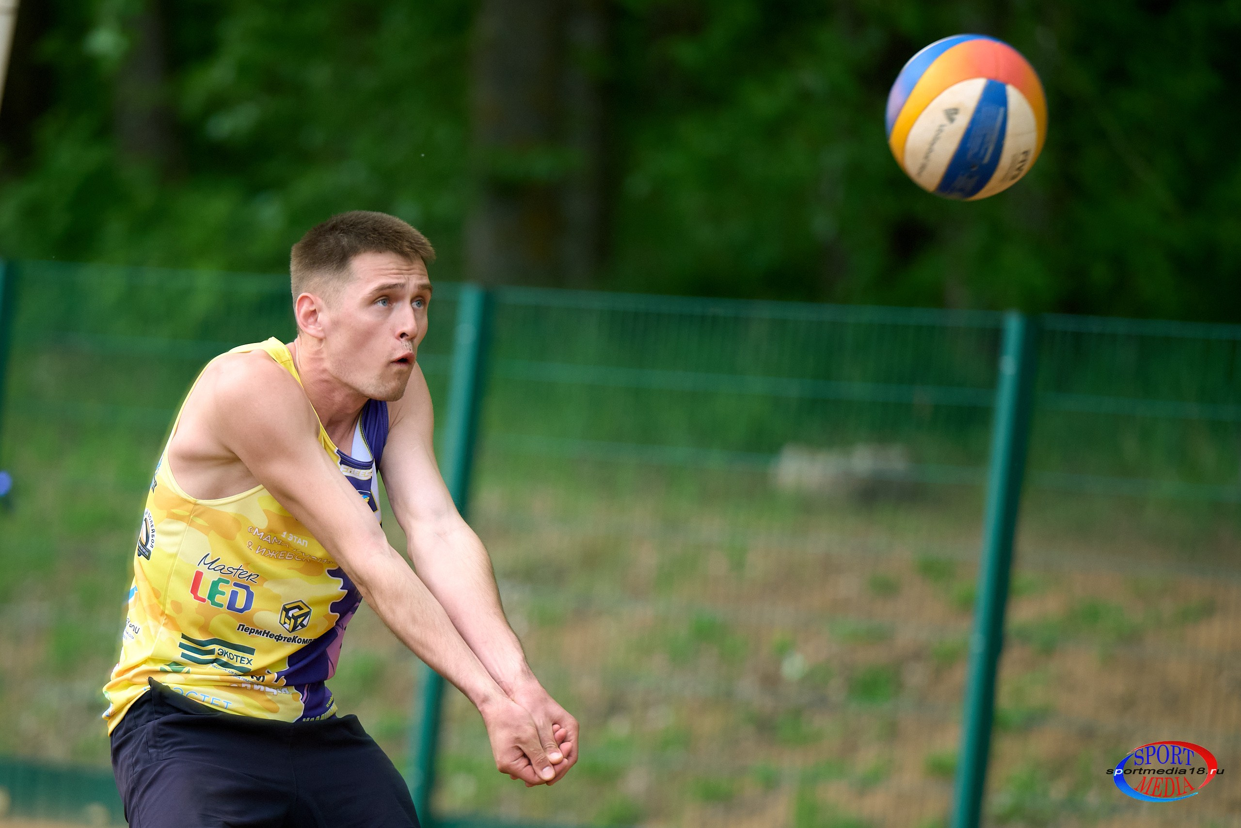 Пляжный волейбол. ПРИВОЛЖСКАЯ ЛИГА MIXT Ижевск 18.05.2025. Спортивный репортажный фотограф в Ижевске Сергей Мерзляков