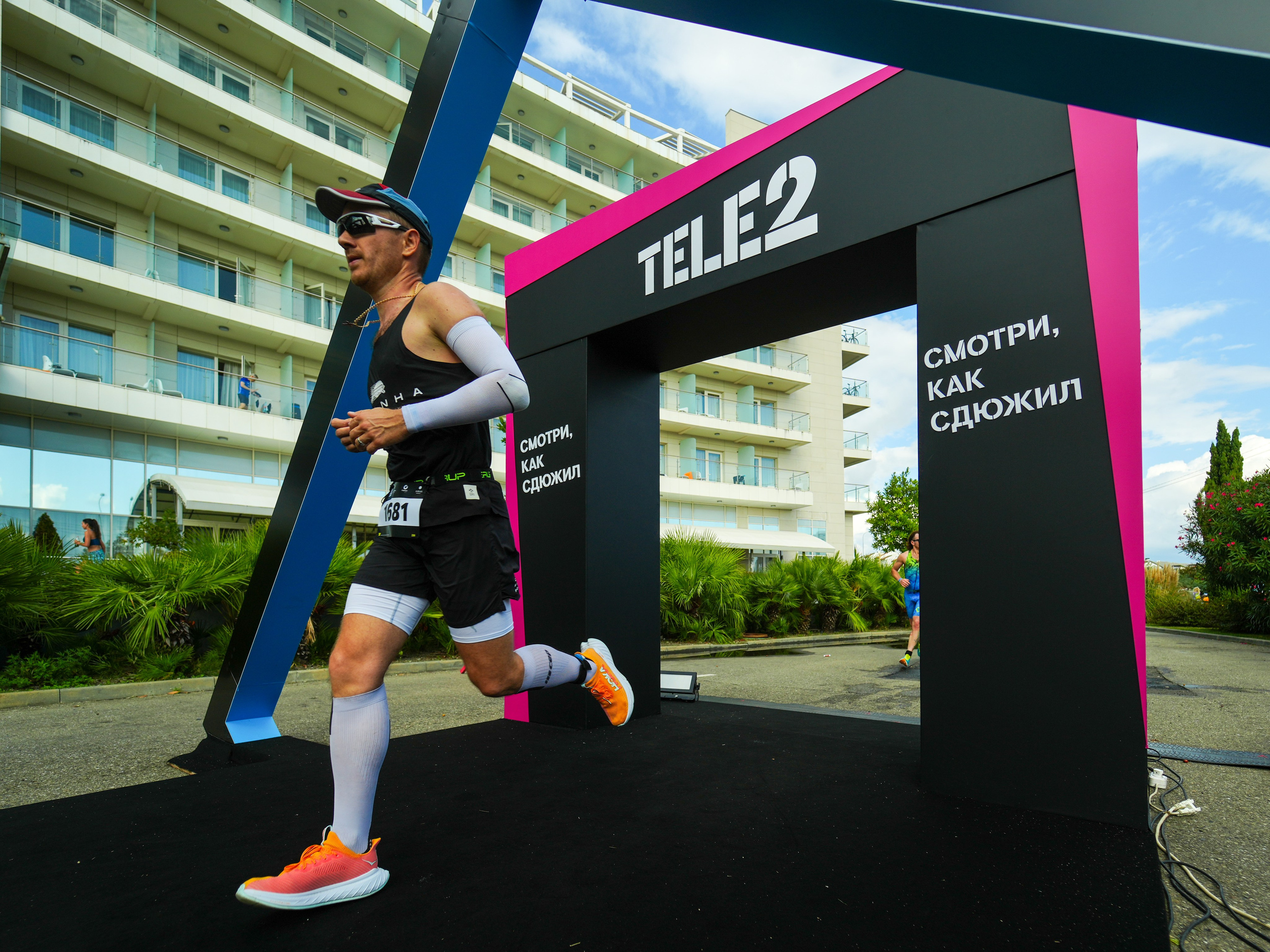 Фотоотчет партнерской интеграции для компании TELE2 на фестивале Ironstar. Репортажный фотограф в Красной Поляне и Сочи Павлюченко Екатерина