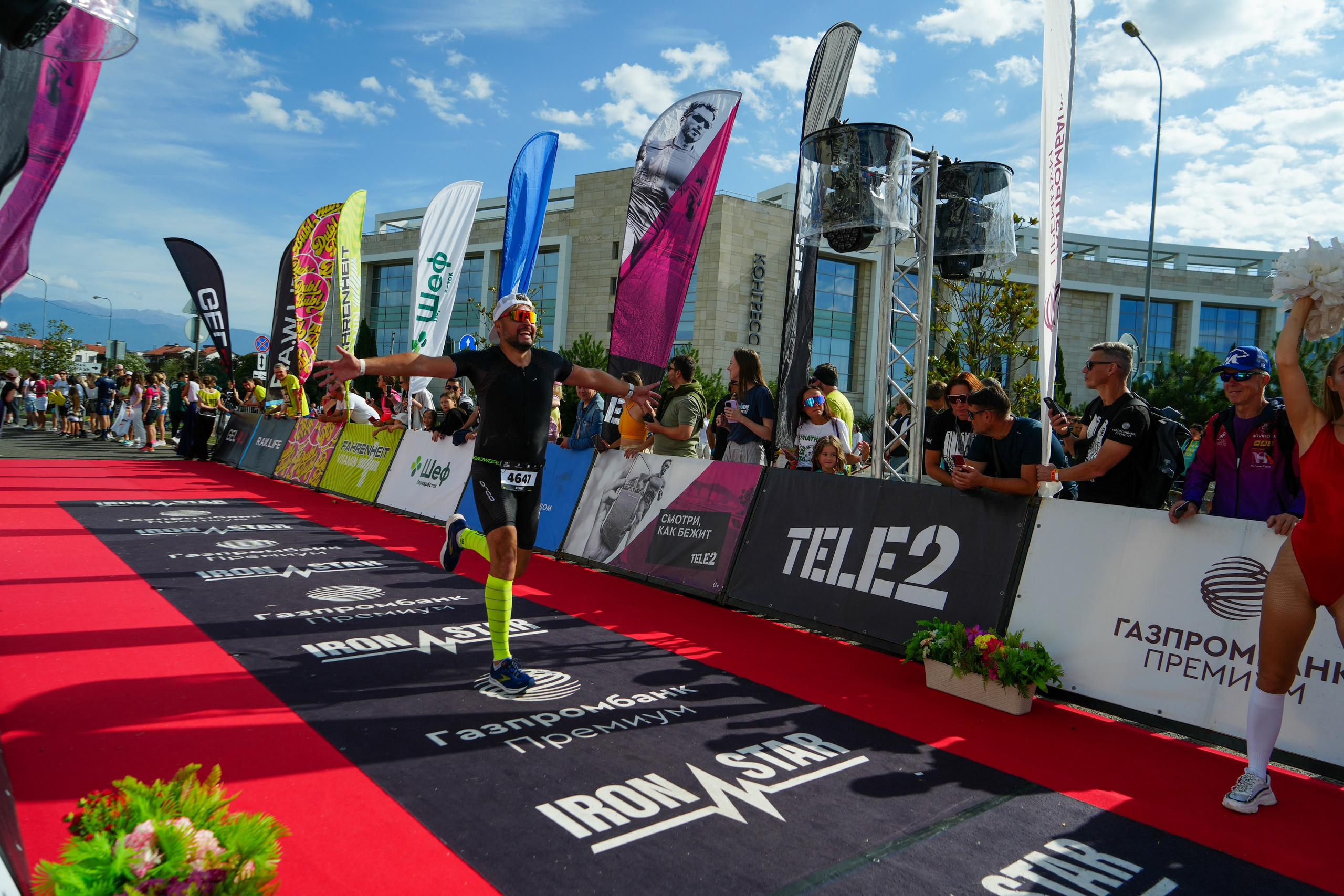 Фотоотчет партнерской интеграции для компании TELE2 на фестивале Ironstar. Репортажный фотограф в Красной Поляне и Сочи Павлюченко Екатерина