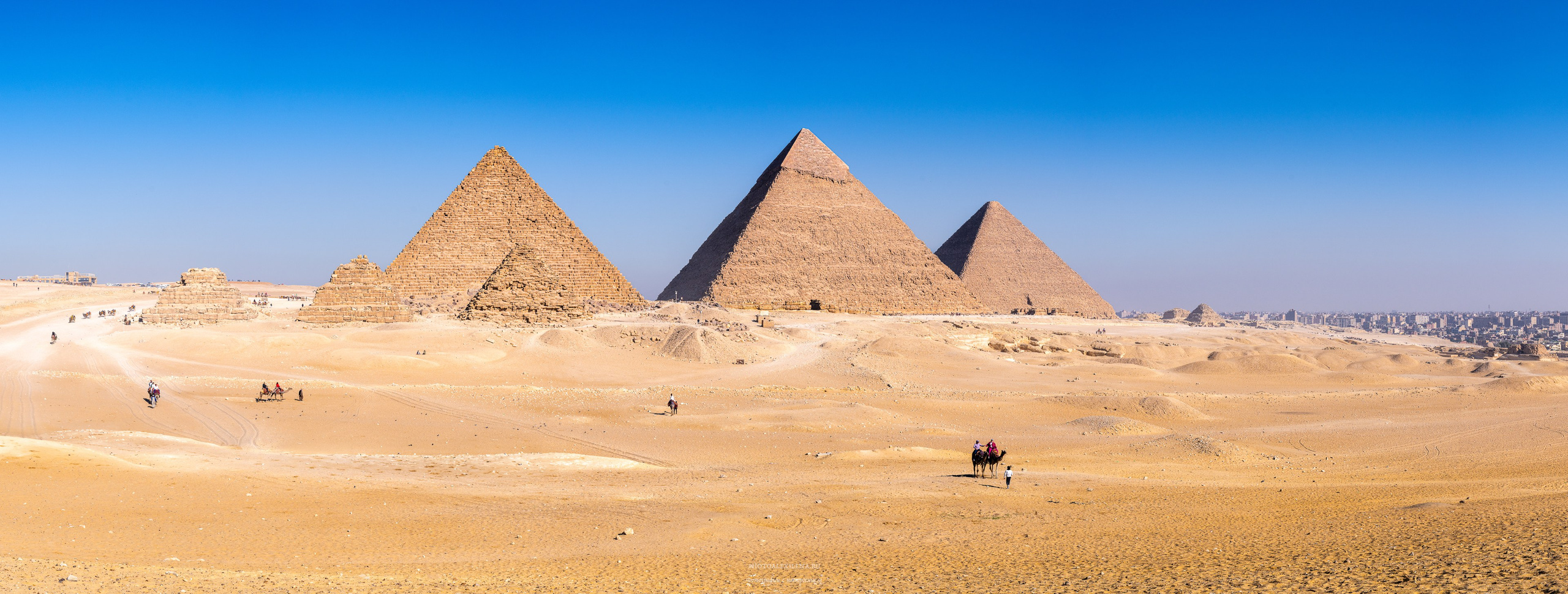 Панорама пирамид Микерина, Хефрена и Хеопса 