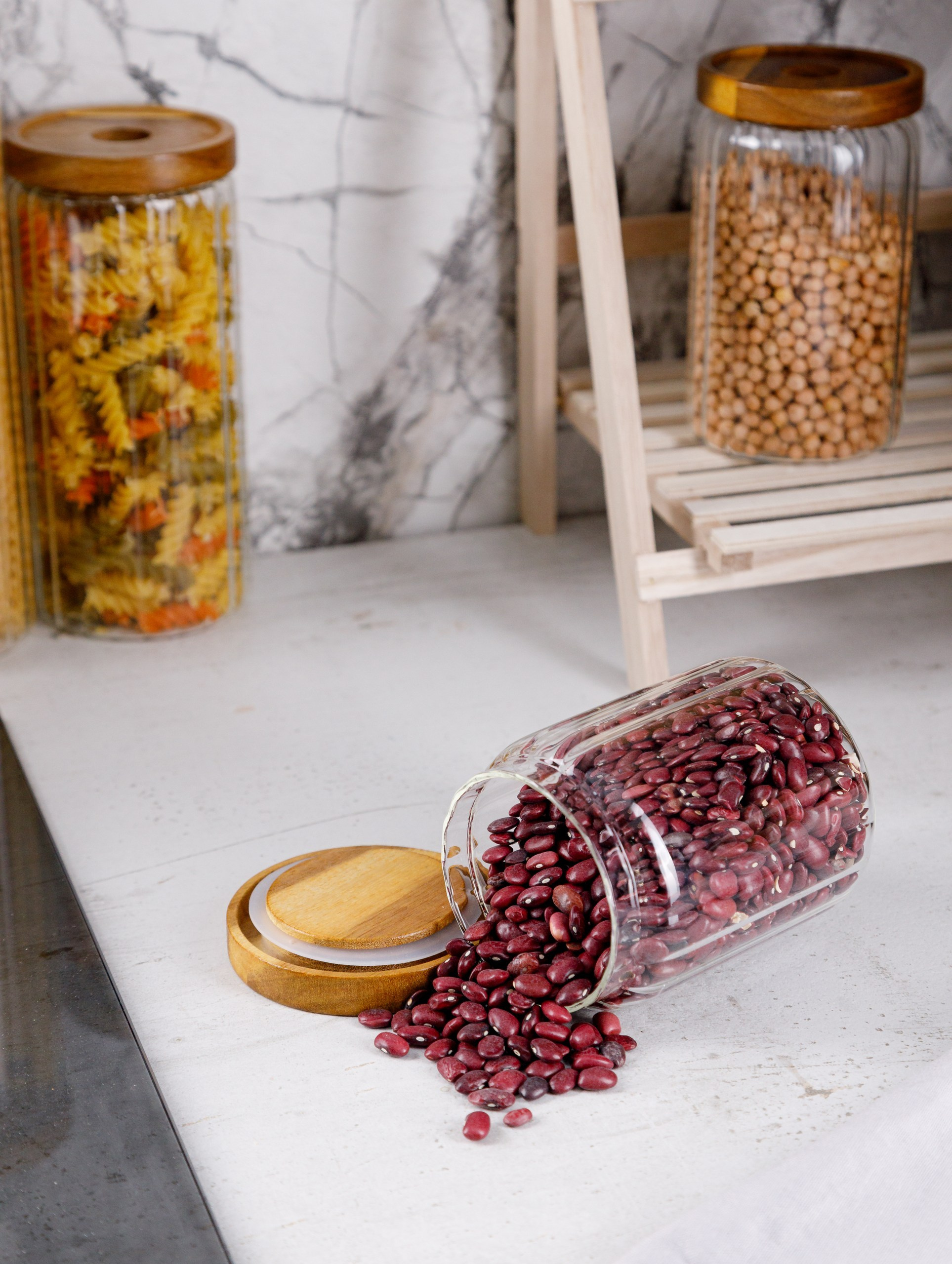 Стеклянные банки и стаканы. Студия коммерческой съемки ХВОЯ