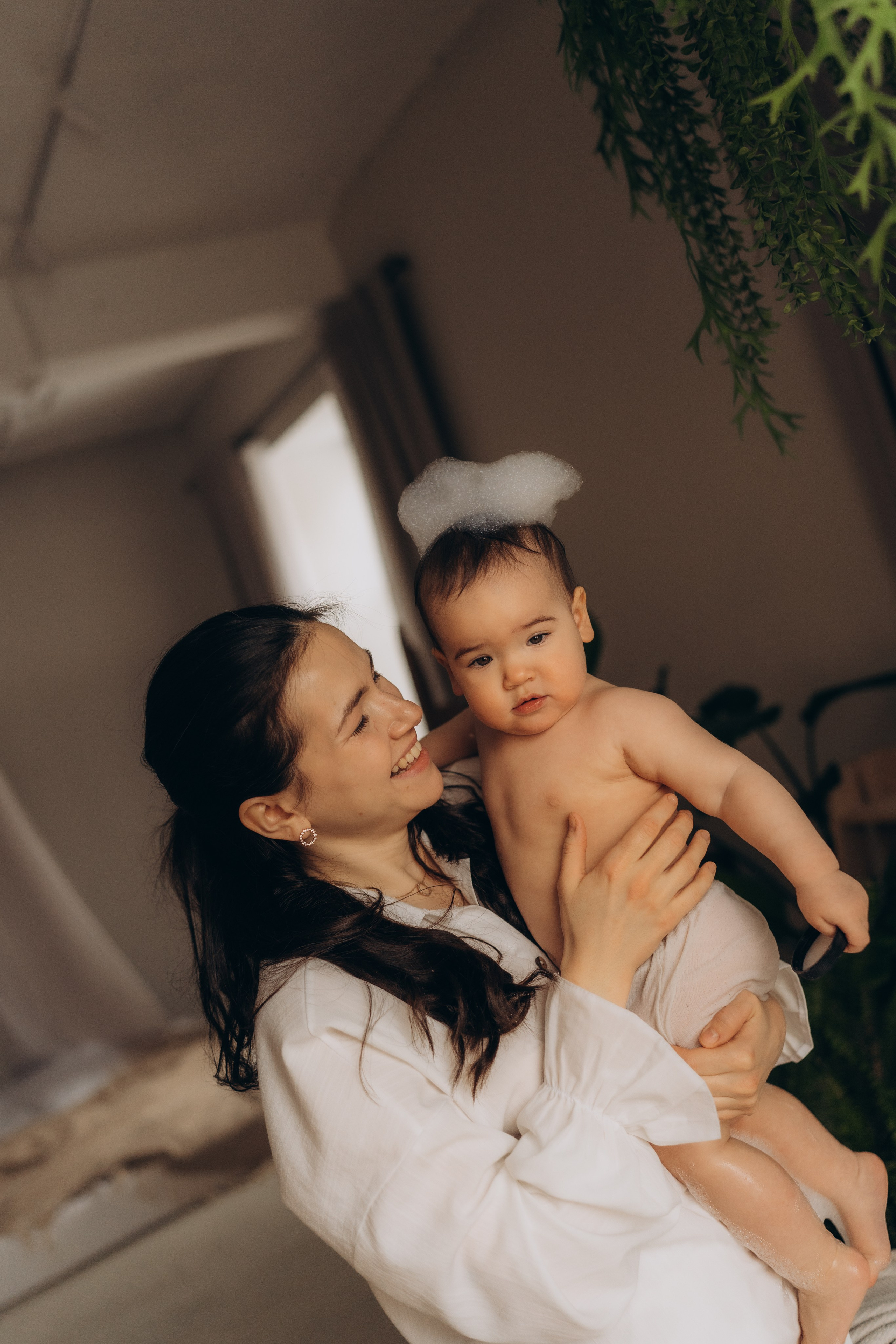 Мама с дочкой, банные процедуры. Семейный фотограф в Казани