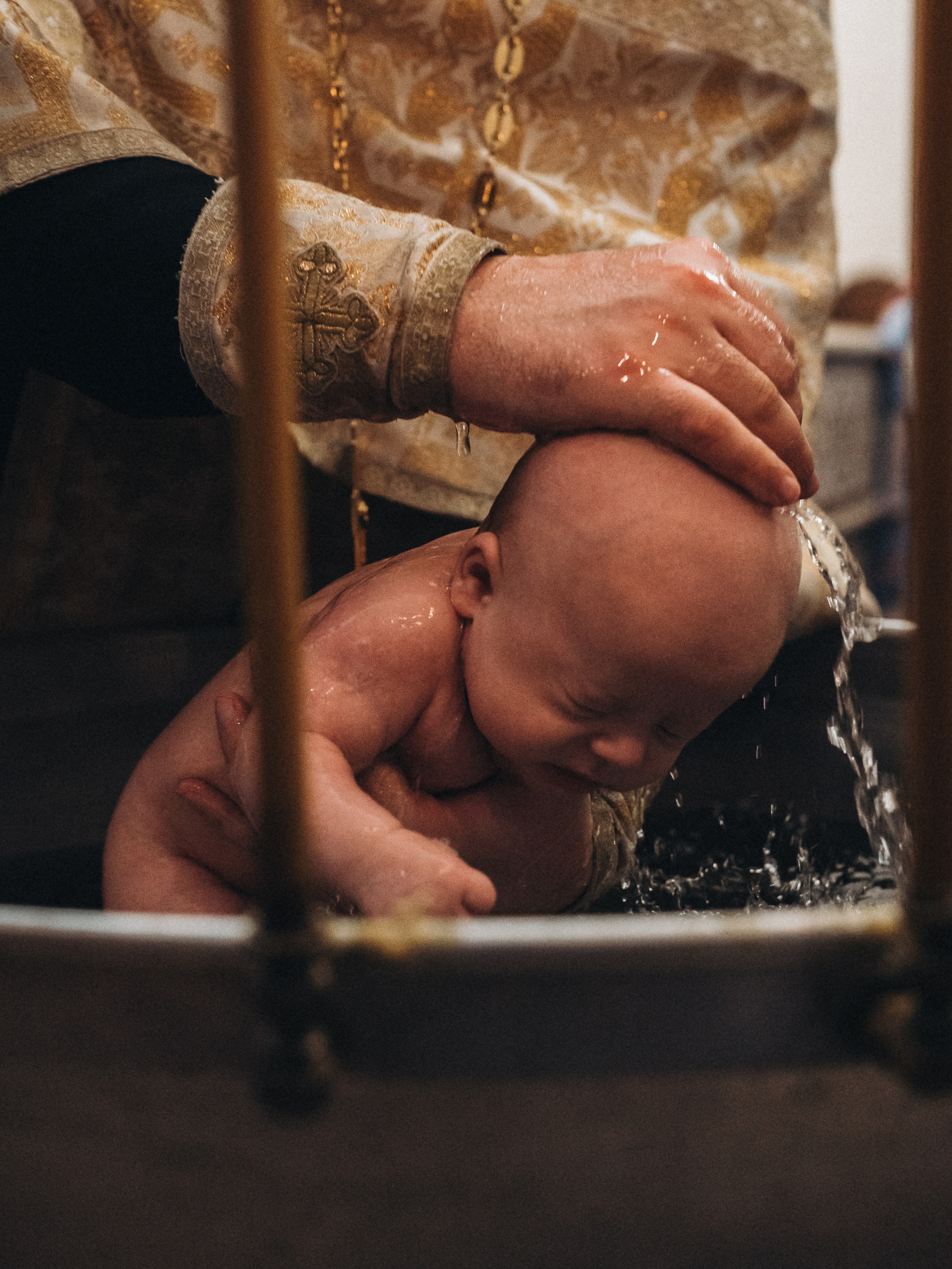 фотосессия крещения, фотограф таинства крещения Москва, ребенок с мамой крещение, фотограф на крещение Королев,  фотограф на таинство Крещения Мытищи, фотограф крещения Мытищи
