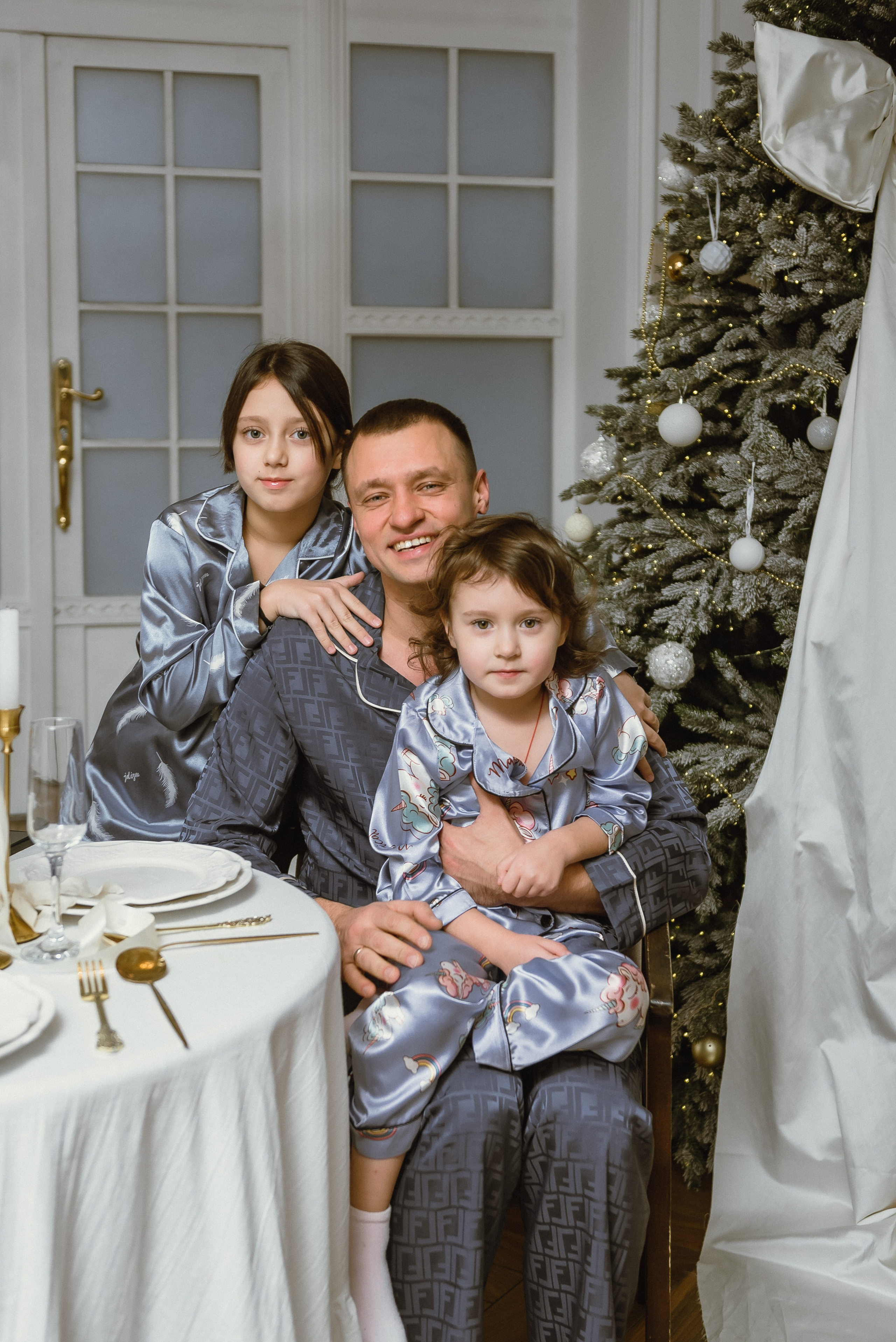 Семейная новогодняя 4 человека. КОНТЕНТ | БРЕНД фотограф Санкт-Петербург — Жанна Олтаржевская