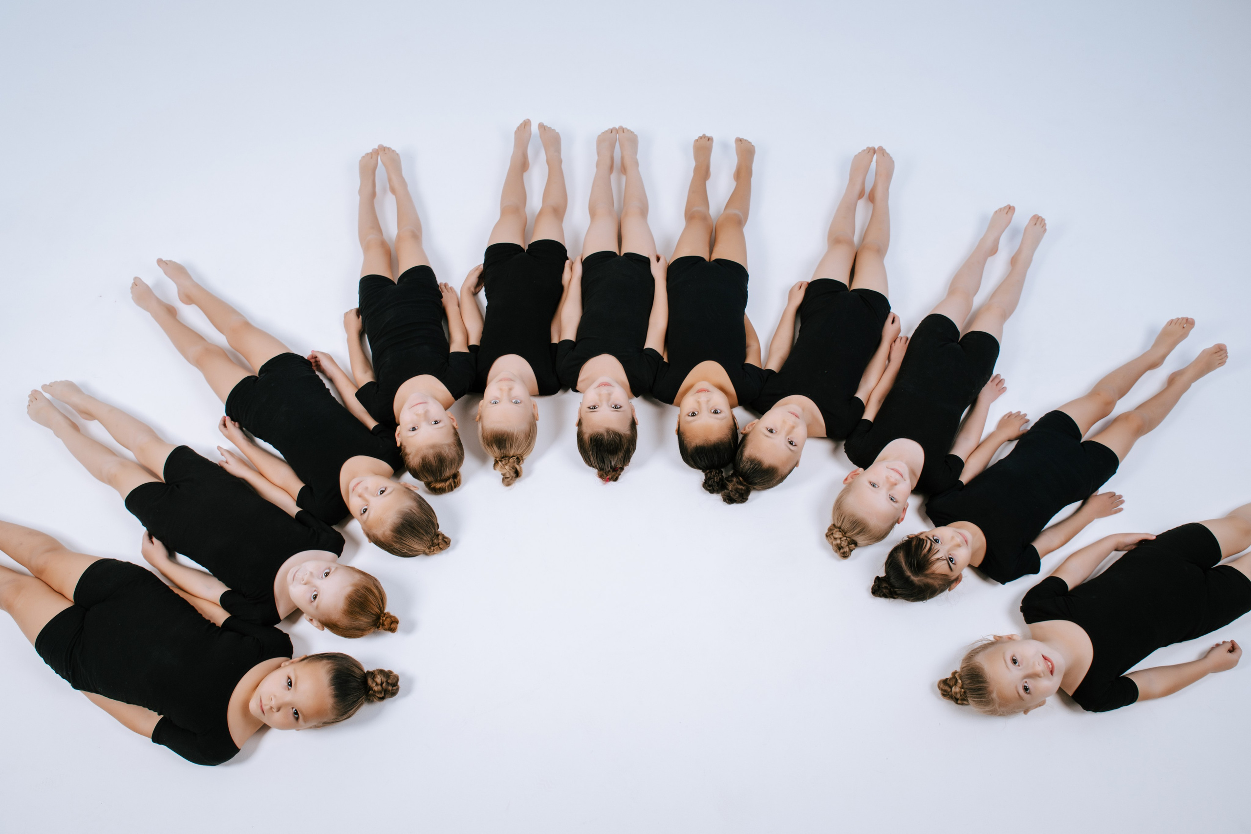 Коллектив «Жар-птица». Фотограф Ярмишко Дарья. Выпускные фотокниги