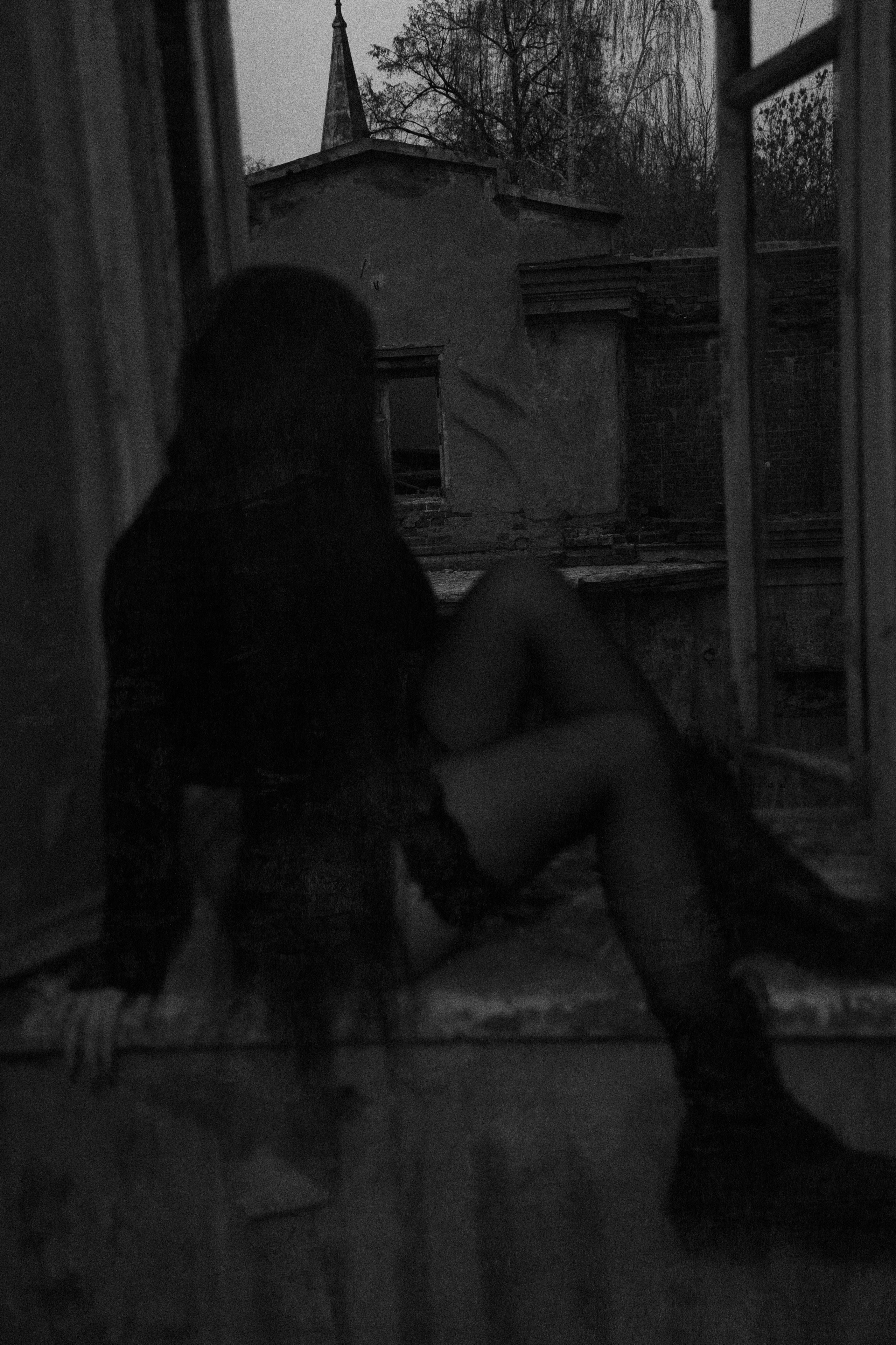 Эльвина в ярости на заброшке. Арсений Марасинский — фотограф в Казани