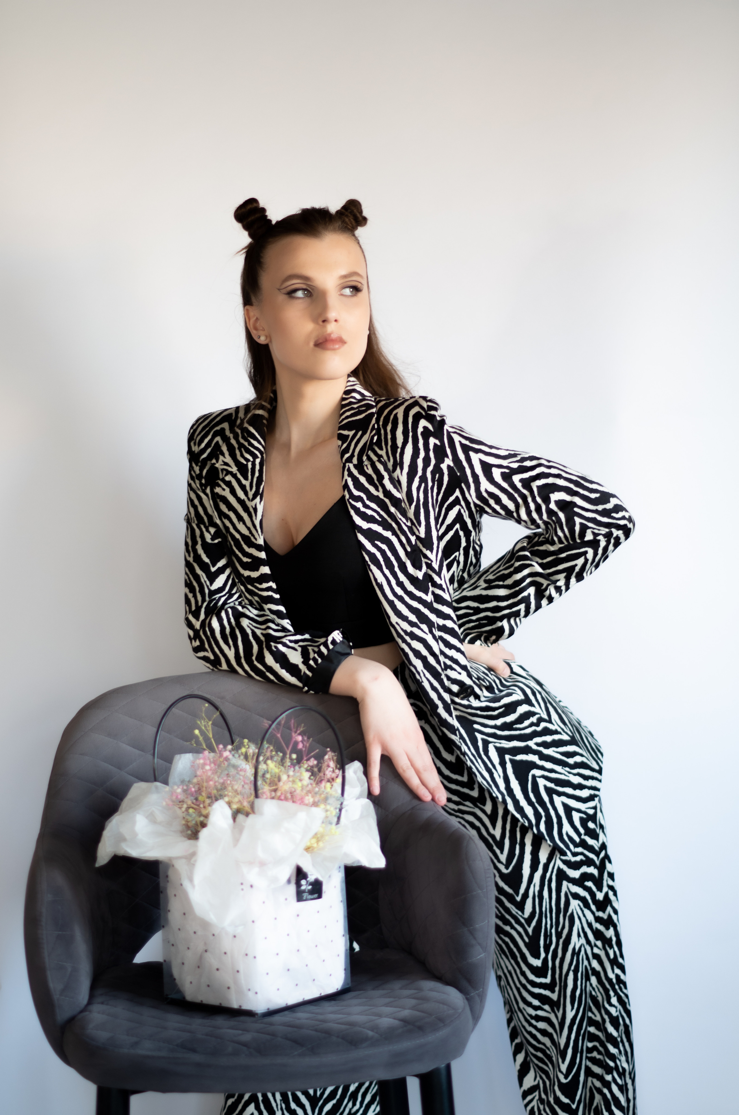 Женский портрет: classic. Фотограф Марина Доглядная Челябинск фотосессии с лошадьми, мотоциклами