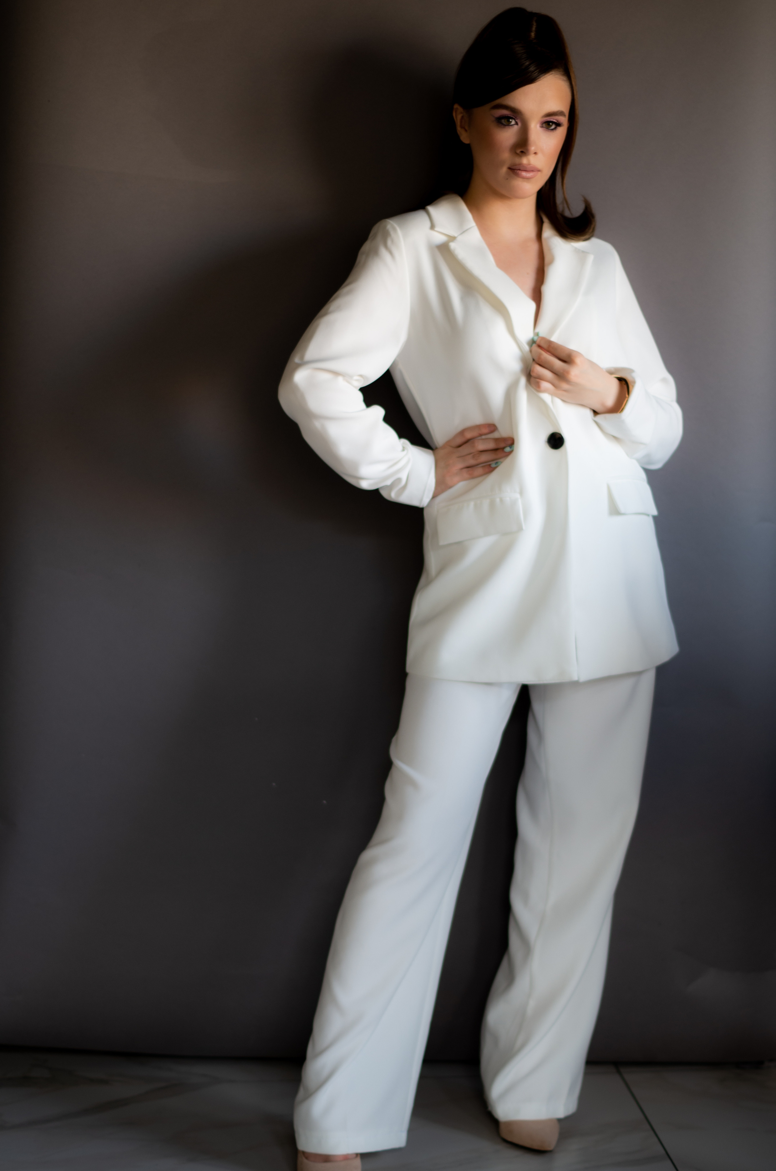 Женский портрет: classic. Фотограф Марина Доглядная Челябинск фотосессии с лошадьми, мотоциклами