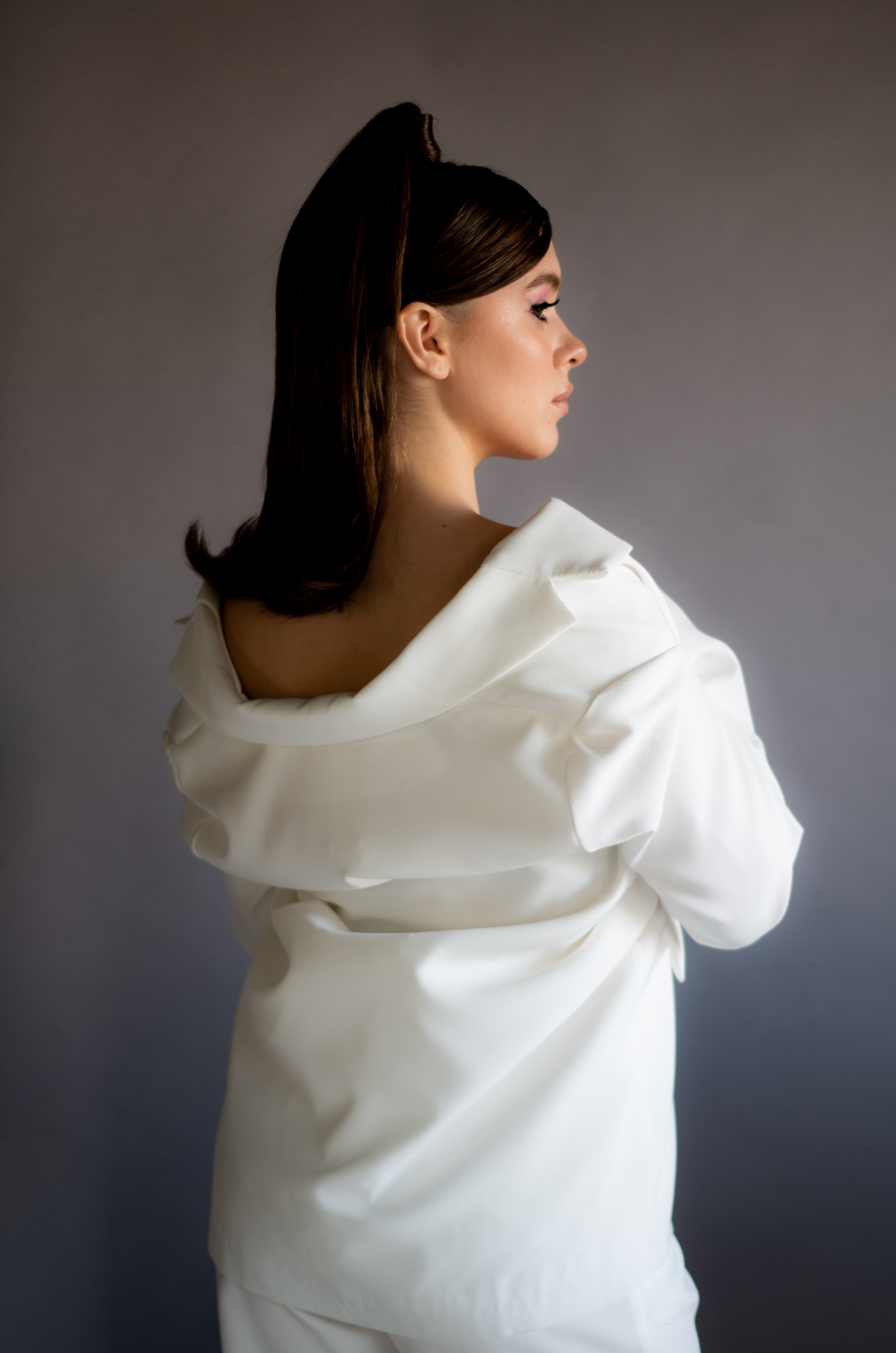 Женский портрет: classic. Фотограф Марина Доглядная Челябинск фотосессии с лошадьми, мотоциклами