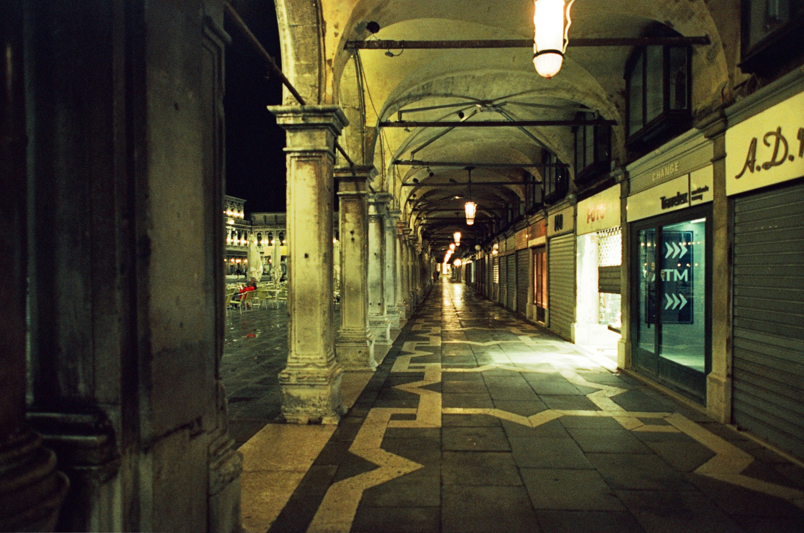Lasciami stare // italy, venice. EVER EXPOSED