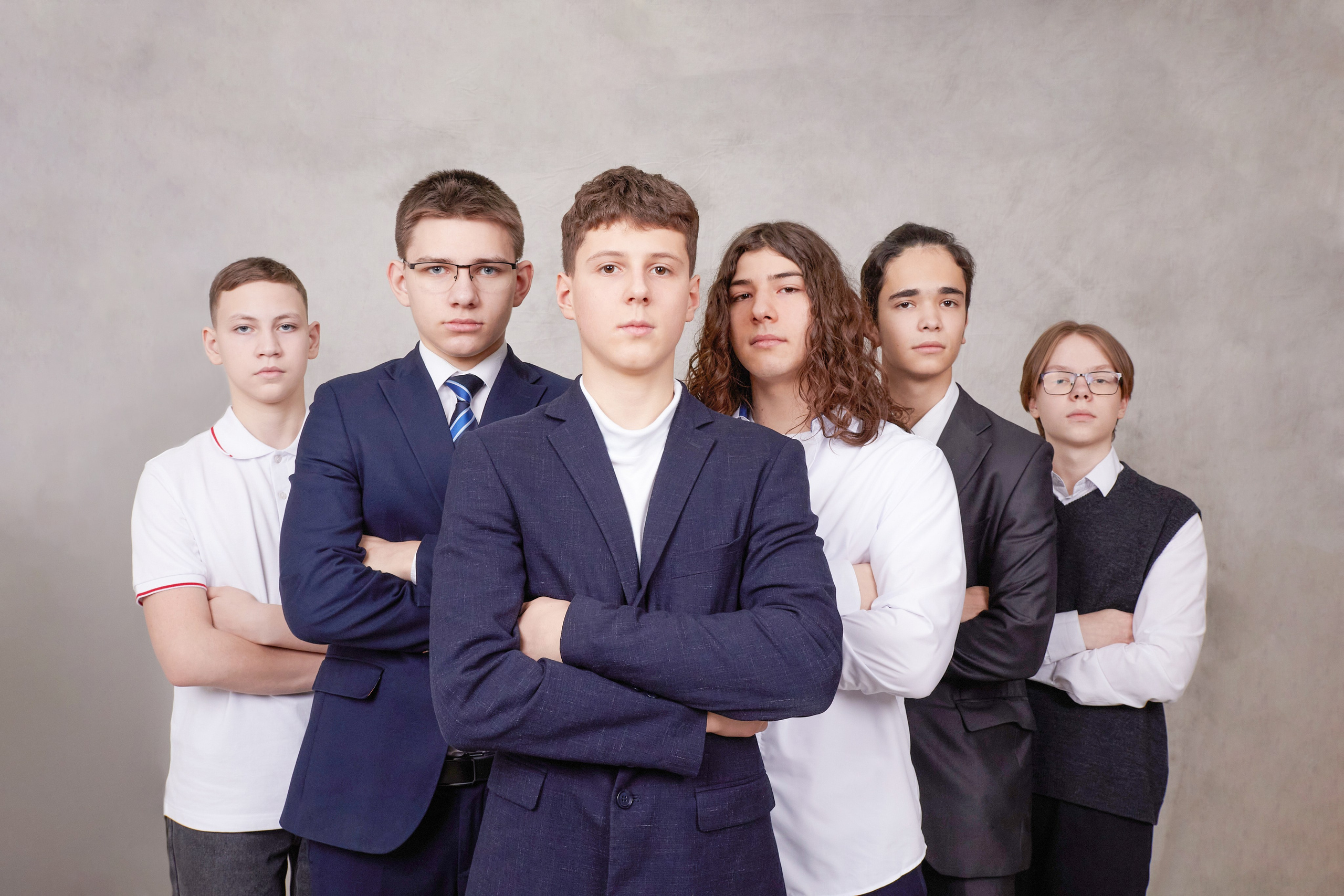 Стильный выпускной школьный альбом 9 и 11 класс «Классика» Тюмень. Выпускные альбомы в Тюмени для школ, садов, вузов спортивных секций