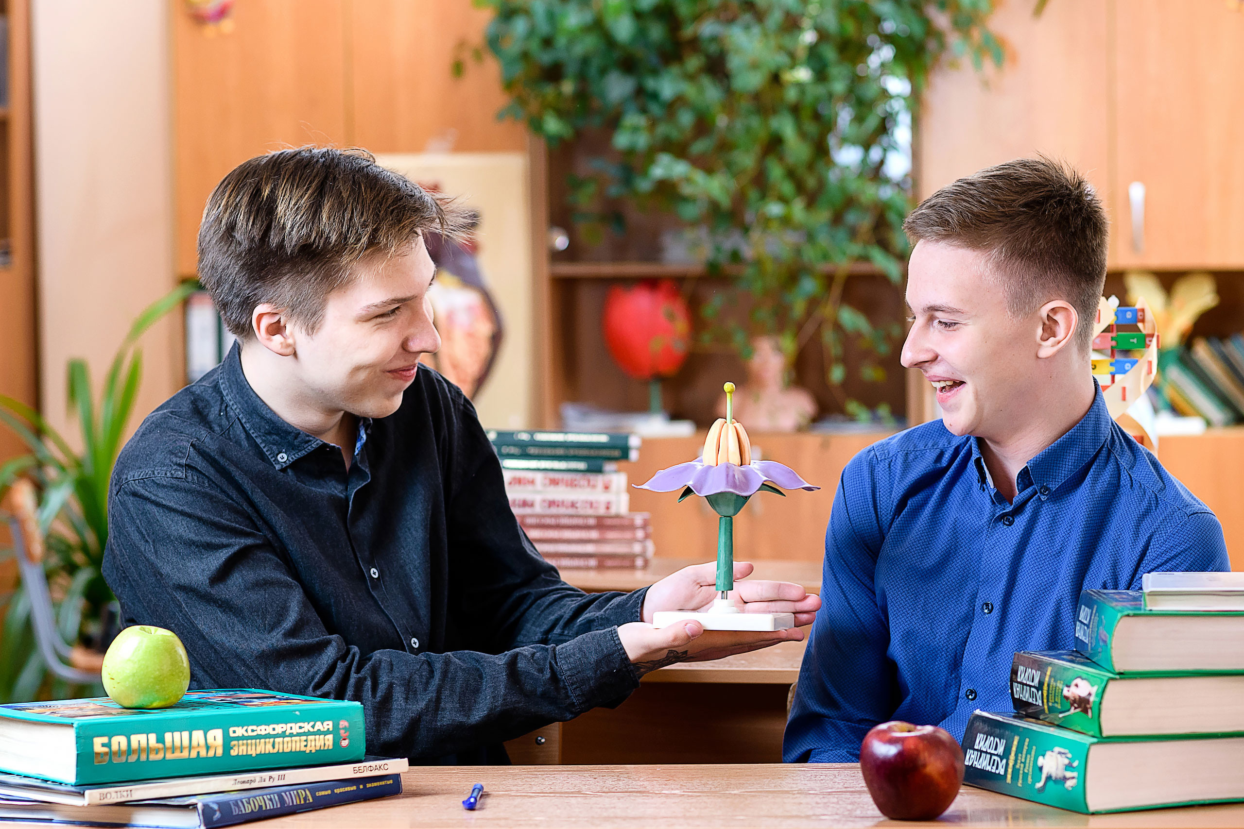 Фотоальбомы для старшеклассников 9-11 класс. Профессиональный фотограф в г. Красноярске Татьяна Арлакова