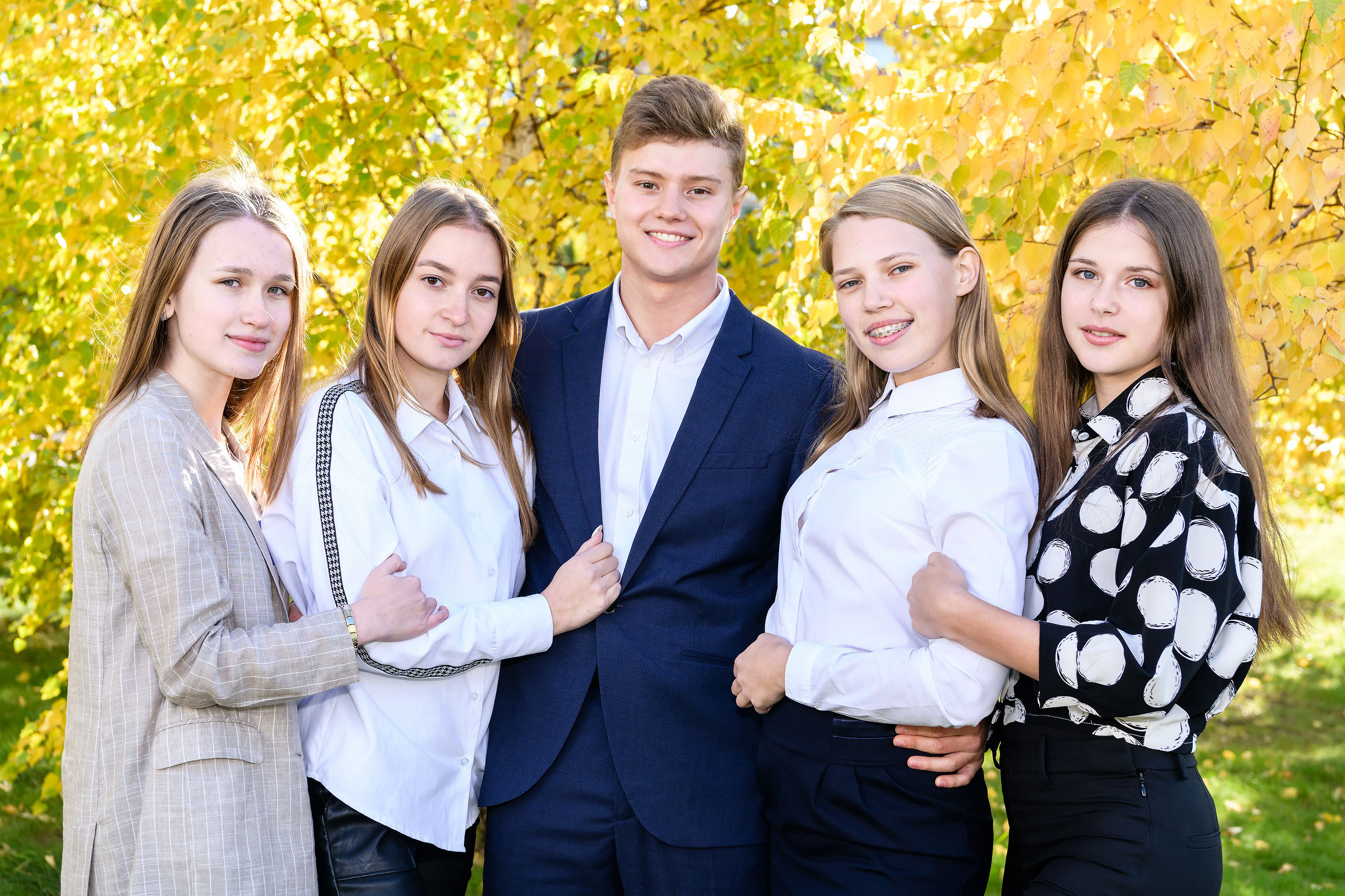 Фотоальбомы для старшеклассников 9-11 класс. Профессиональный фотограф в г. Красноярске Татьяна Арлакова