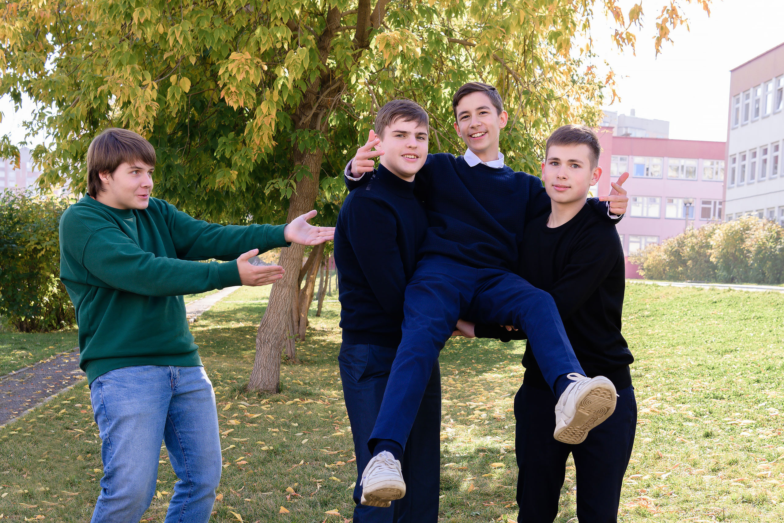 Фотоальбомы для старшеклассников 9-11 класс. Профессиональный фотограф в г. Красноярске Татьяна Арлакова