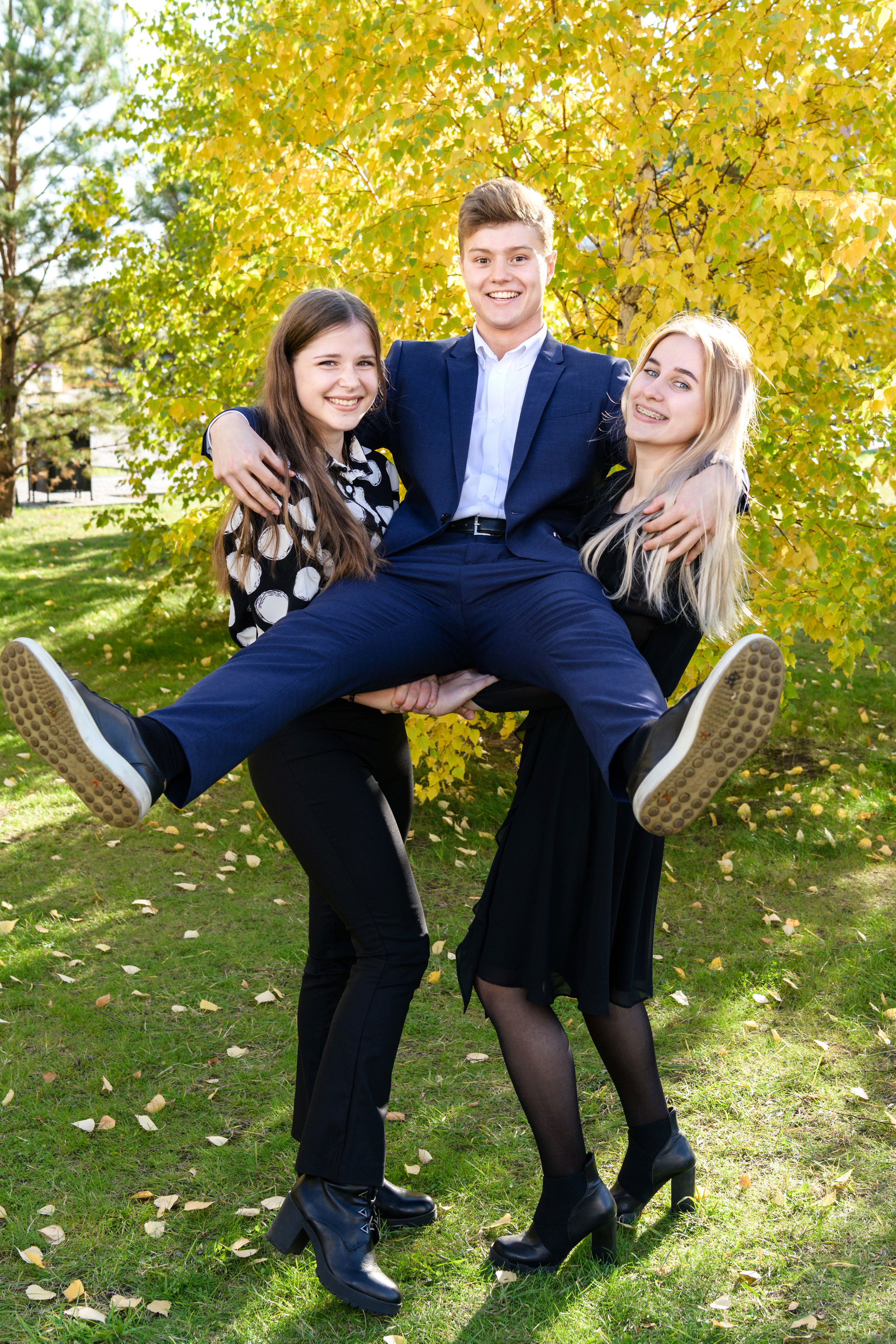 Фотоальбомы для старшеклассников 9-11 класс. Профессиональный фотограф в г. Красноярске Татьяна Арлакова