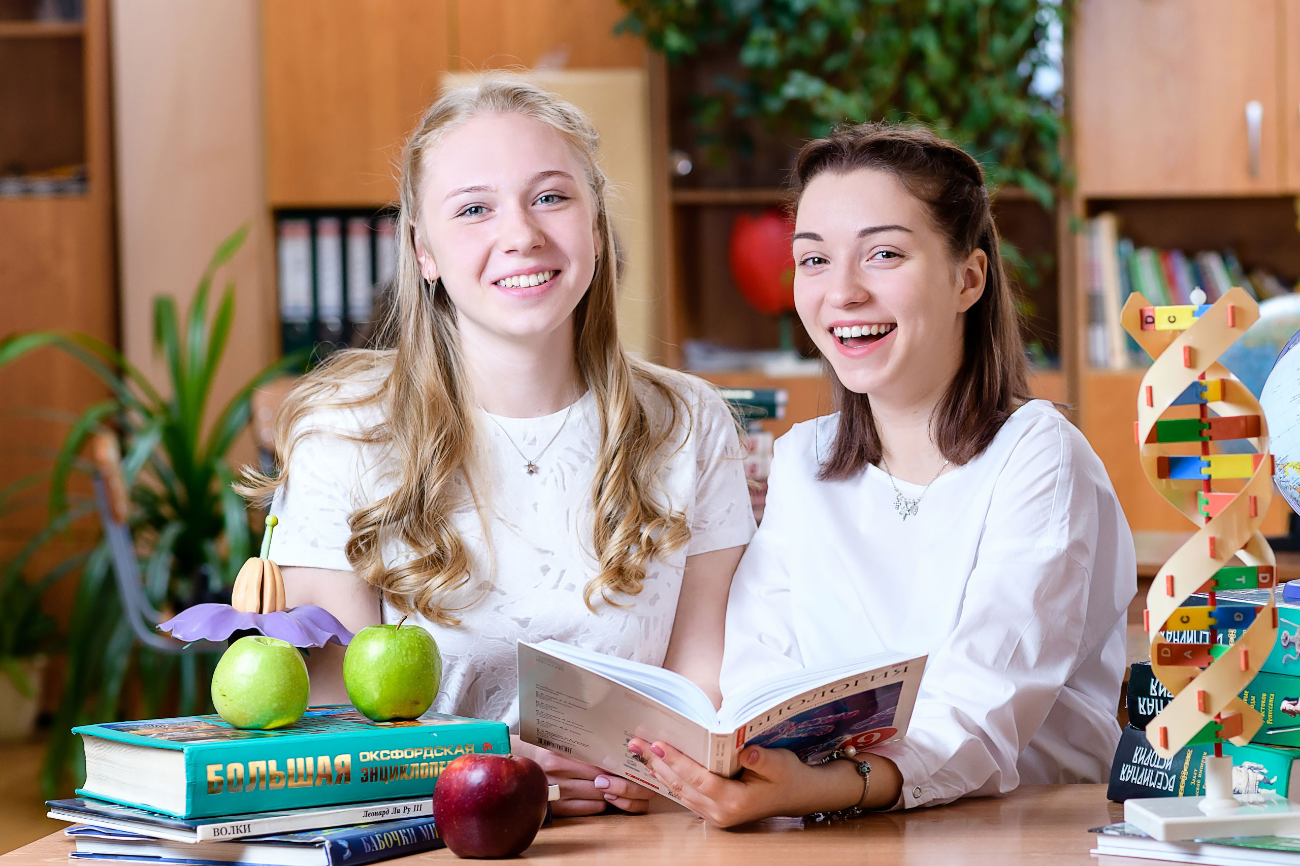 Фотоальбомы для старшеклассников 9-11 класс. Профессиональный фотограф в г. Красноярске Татьяна Арлакова