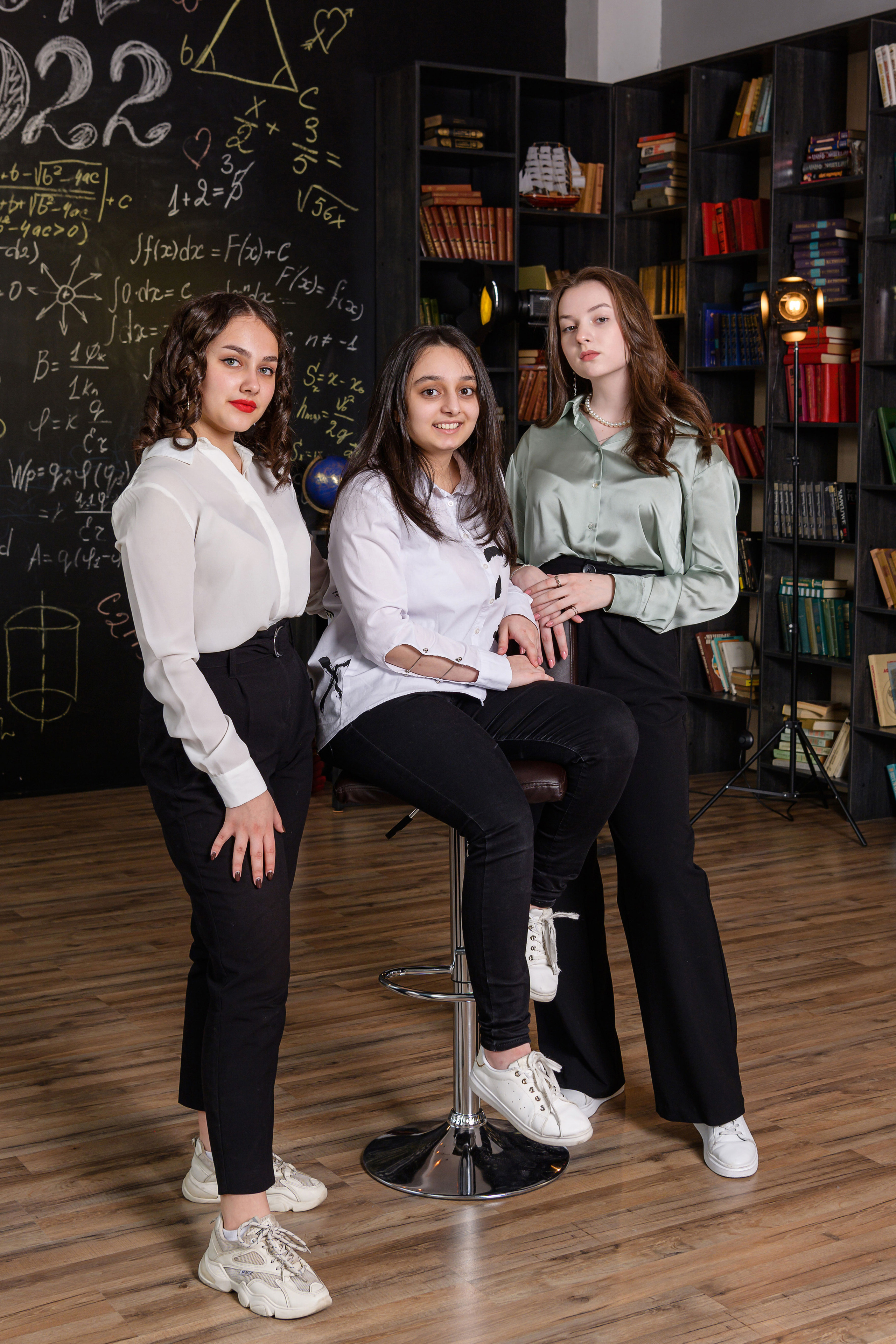 Фотоальбомы для старшеклассников 9-11 класс. Профессиональный фотограф в г. Красноярске Татьяна Арлакова